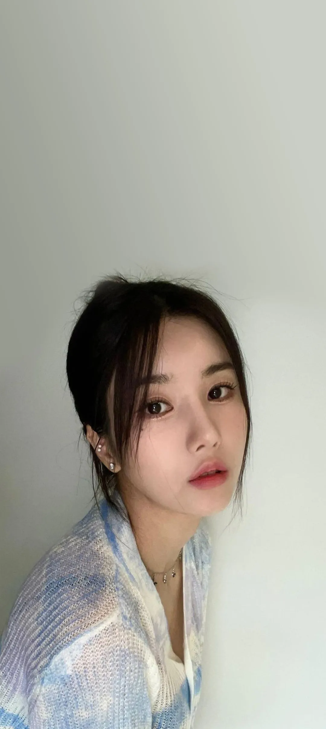 Kwon Eun-bi Open kilit ekranı telefon duvar kağıdı 4K HD i̇ndir — IZ*ONE