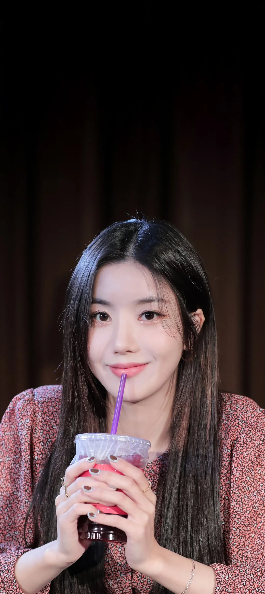 วอลเปเปอร์ หน้าจอล็อก มือถือ Kwon Eun-bi Open 4K HD ดาวน์โหลด — IZ*ONE