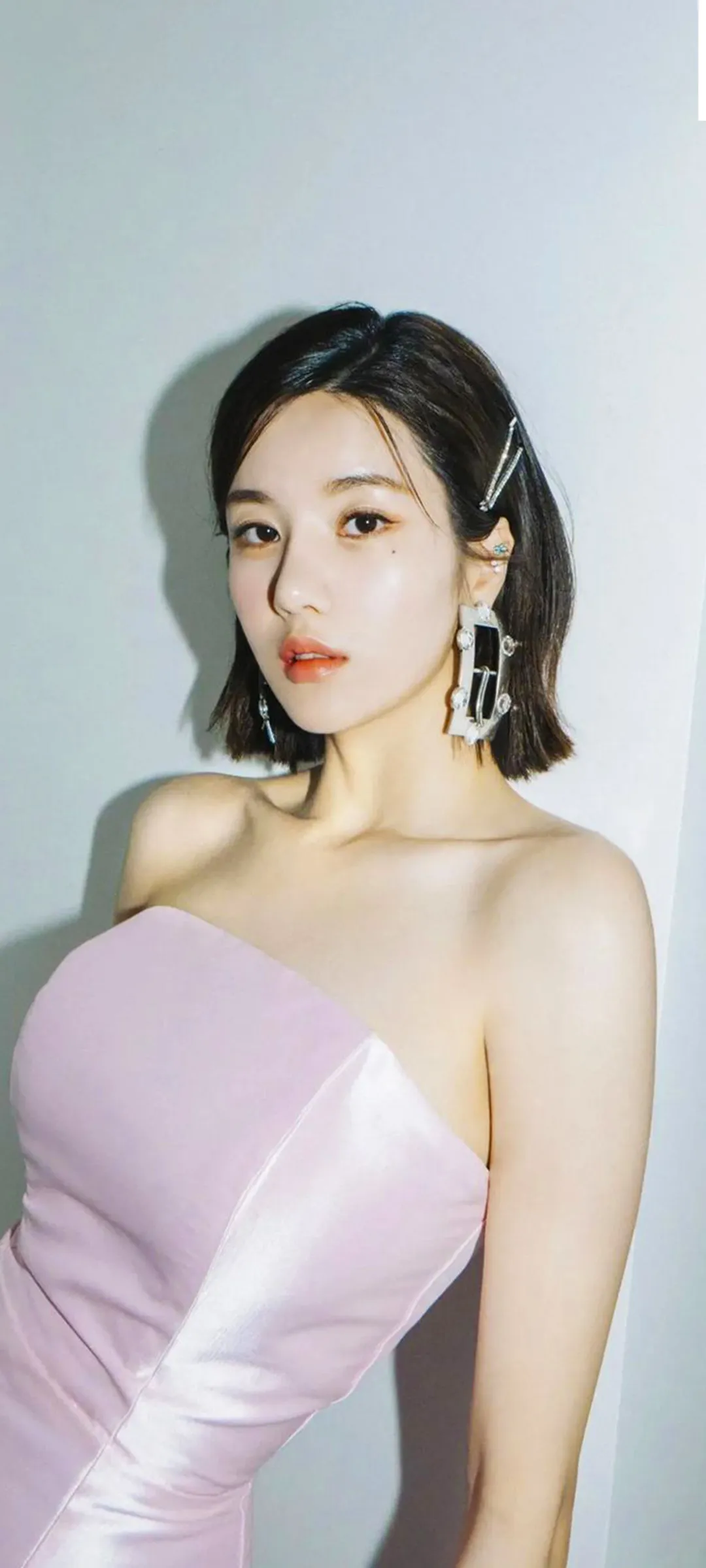 วอลเปเปอร์ หน้าจอล็อก มือถือ Kwon Eun-bi 4K HD ดาวน์โหลด — IZ*ONE