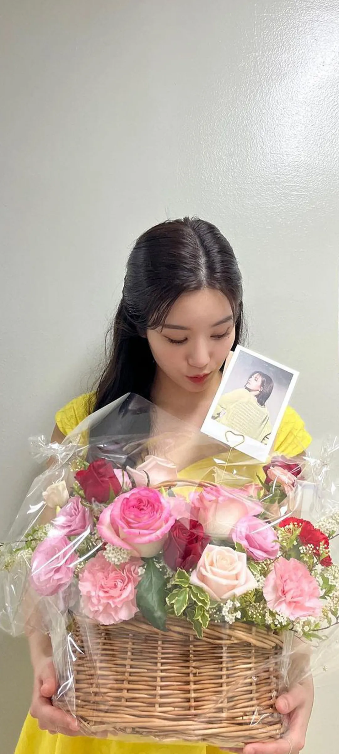 วอลเปเปอร์ หน้าจอล็อก มือถือ Kwon Eun-bi 4K HD ดาวน์โหลด — IZ*ONE