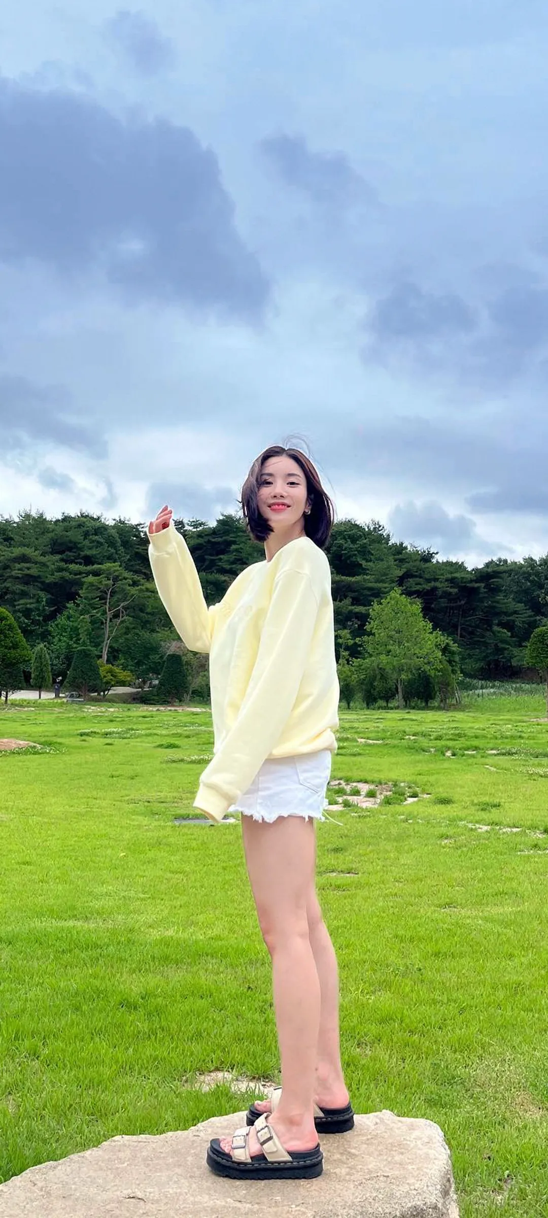 วอลเปเปอร์ หน้าจอล็อก มือถือ Kwon Eun-bi 4K HD ดาวน์โหลด — IZ*ONE