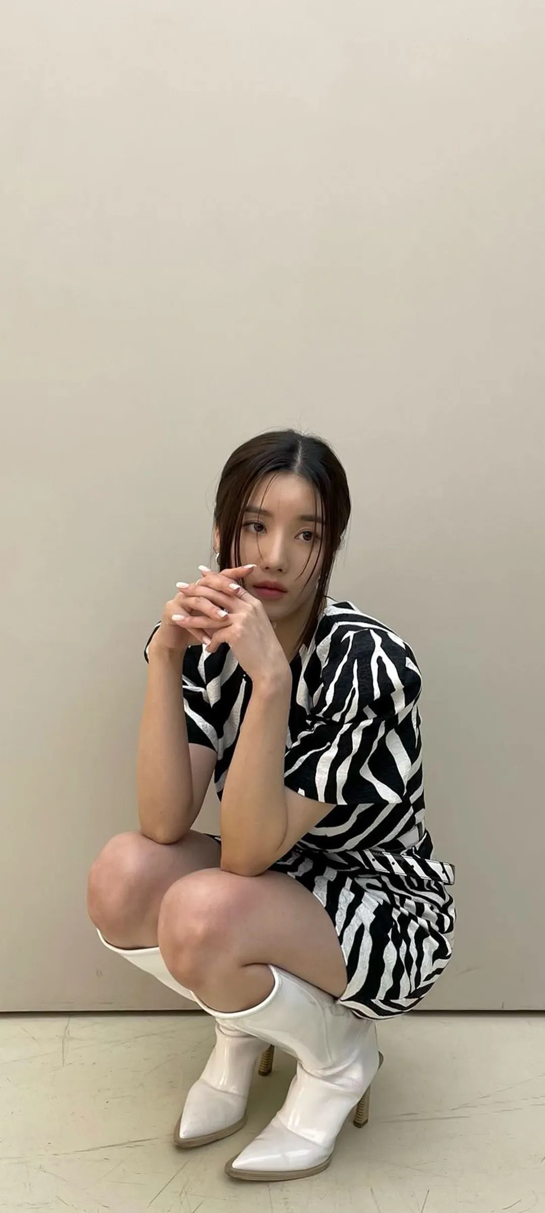 วอลเปเปอร์ หน้าจอล็อก มือถือ Kwon Eun-bi 4K HD ดาวน์โหลด — IZ*ONE