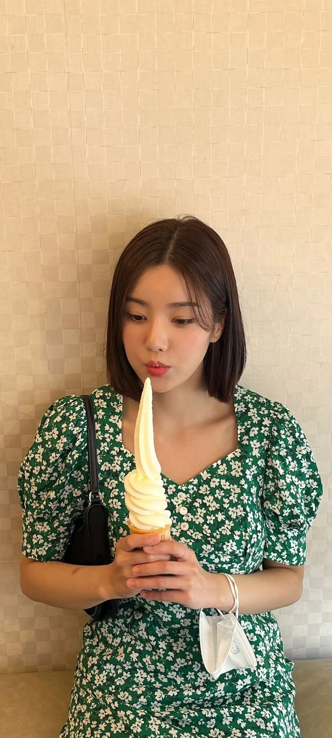 วอลเปเปอร์ หน้าจอล็อก มือถือ Kwon Eun-bi 4K HD ดาวน์โหลด — IZ*ONE