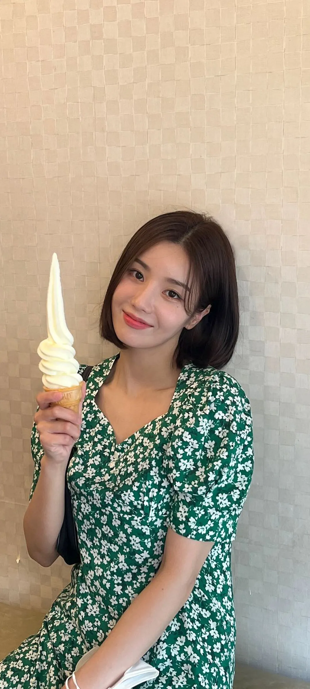 วอลเปเปอร์ หน้าจอล็อก มือถือ Kwon Eun-bi 4K HD ดาวน์โหลด — IZ*ONE