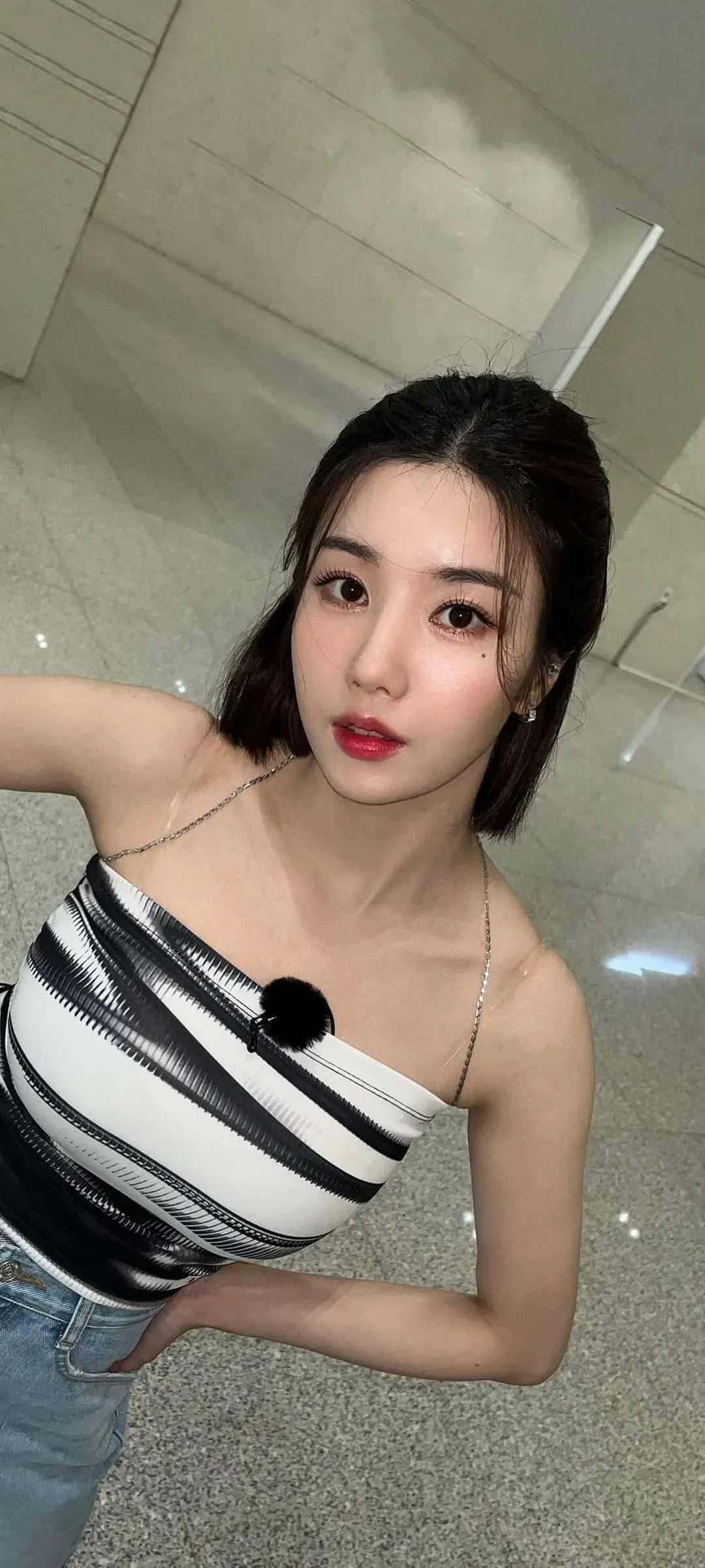 Wallpaper layar kunci hp Kwon Eun-bi 4K HD download — IZ*ONE