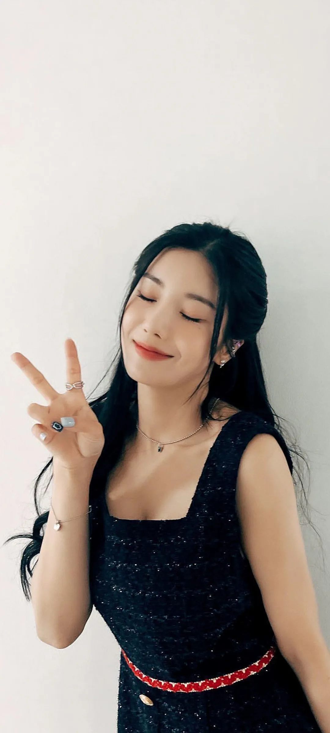 Wallpaper layar kunci hp Kwon Eun-bi 4K HD download — IZ*ONE