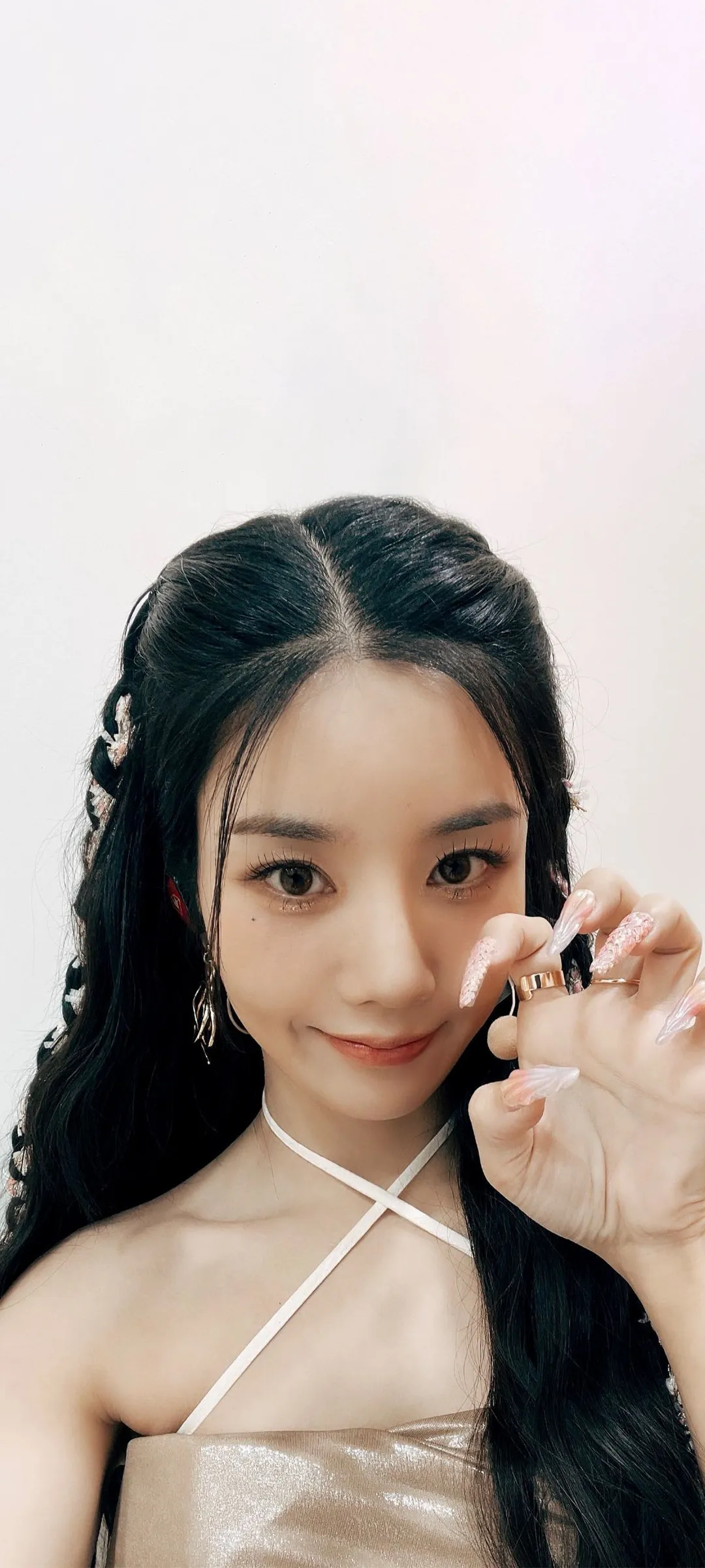 วอลเปเปอร์ หน้าจอล็อก มือถือ Kwon Eun-bi 4K HD ดาวน์โหลด — IZ*ONE