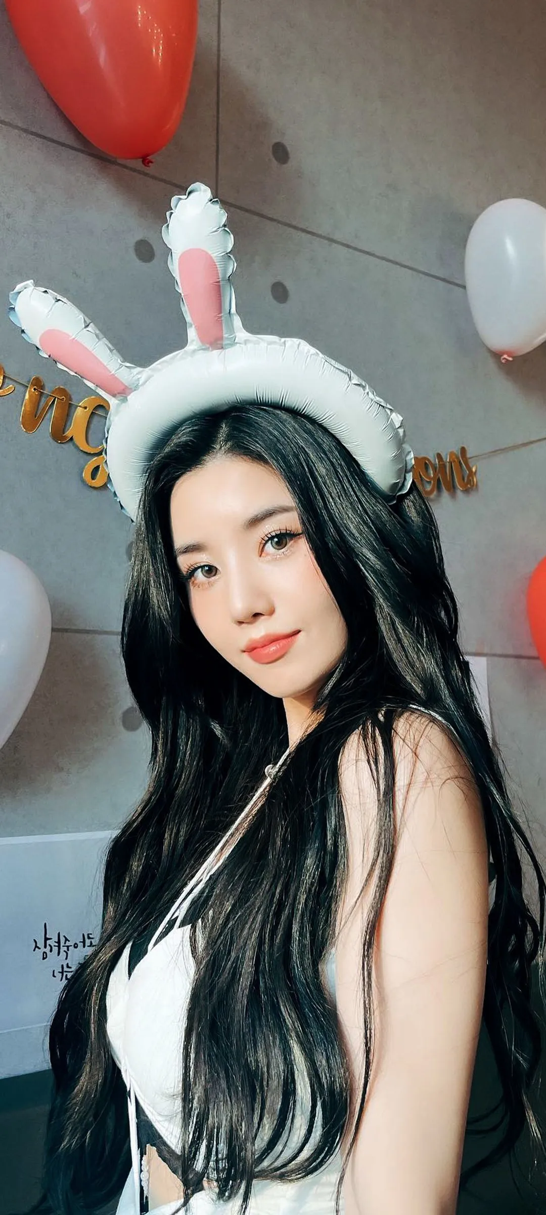 วอลเปเปอร์ หน้าจอล็อก มือถือ Kwon Eun-bi 4K HD ดาวน์โหลด — IZ*ONE