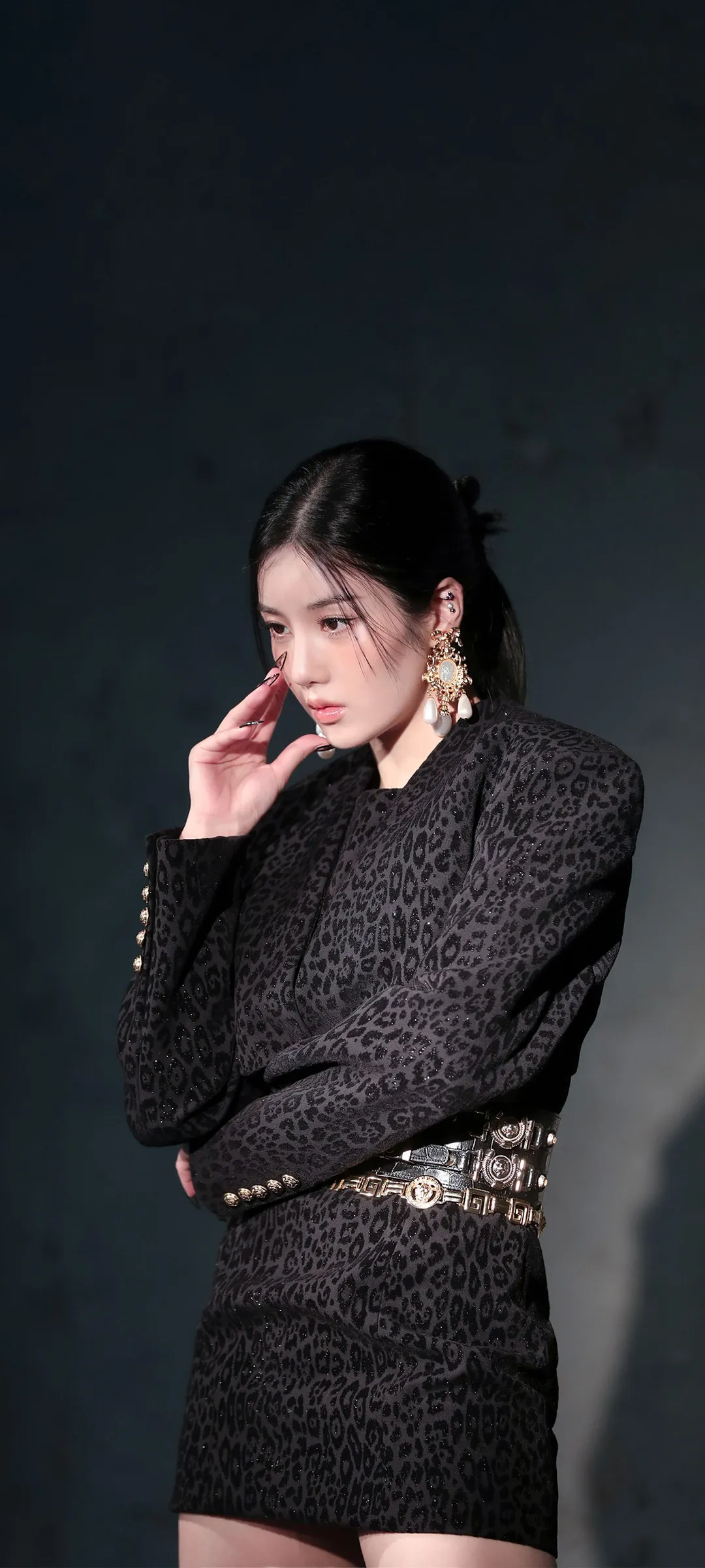 วอลเปเปอร์ หน้าจอล็อก มือถือ Kwon Eun-bi 4K HD ดาวน์โหลด — IZ*ONE