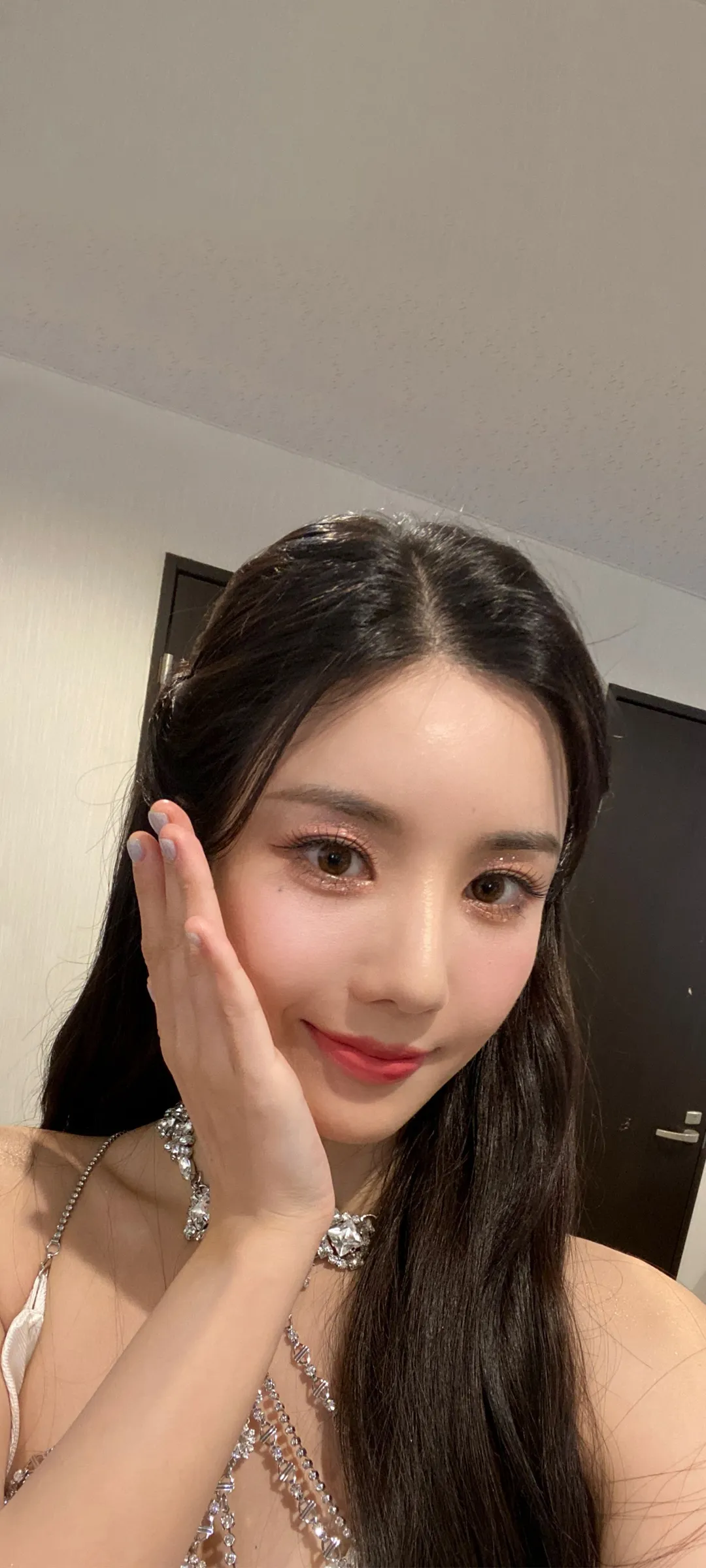 วอลเปเปอร์ หน้าจอล็อก มือถือ Kwon Eun-bi 4K HD ดาวน์โหลด — IZ*ONE