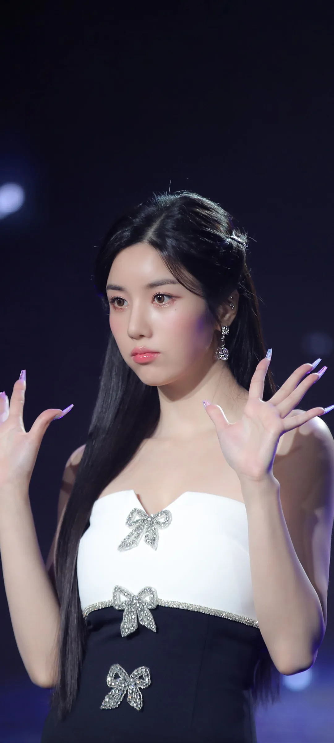 วอลเปเปอร์ หน้าจอล็อก มือถือ Kwon Eun-bi 4K HD ดาวน์โหลด — IZ*ONE