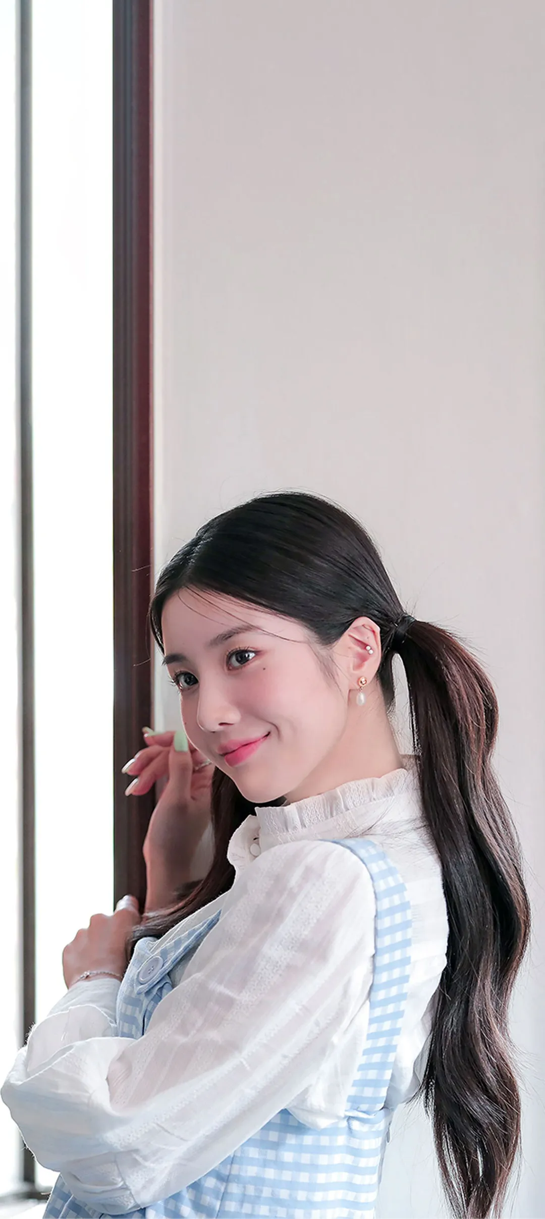 วอลเปเปอร์ หน้าจอล็อก มือถือ Kwon Eun-bi Open 4K HD ดาวน์โหลด — IZ*ONE