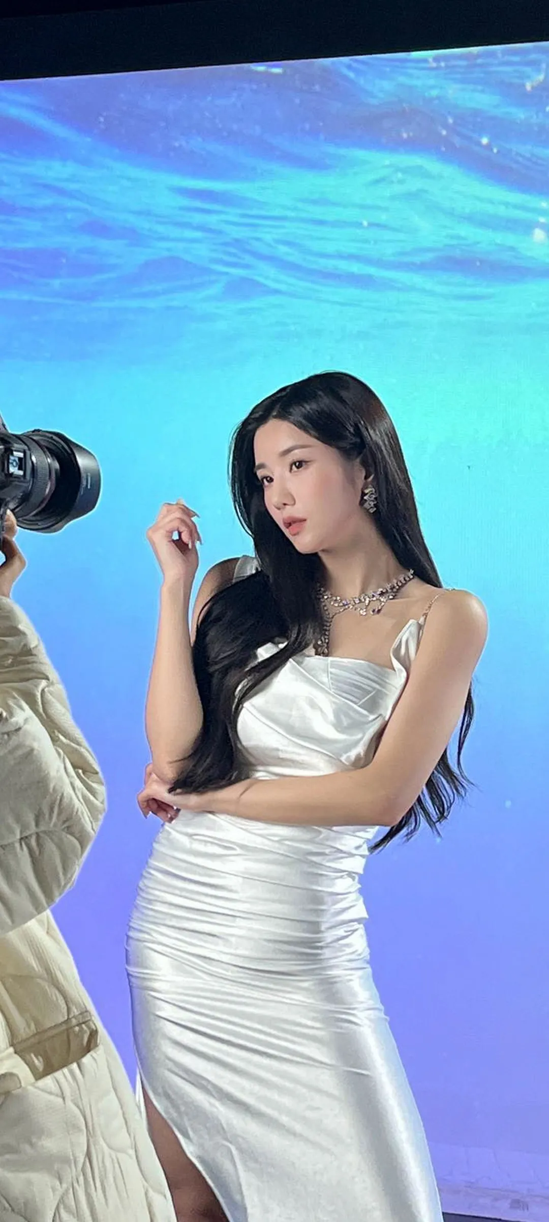 권은비 잠금화면 폰 배경화면 4K HD 다운로드 — 아이즈원