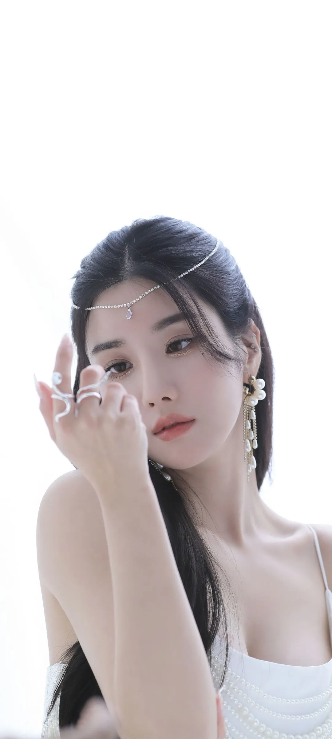 วอลเปเปอร์ หน้าจอล็อก มือถือ Kwon Eun-bi 4K HD ดาวน์โหลด — IZ*ONE