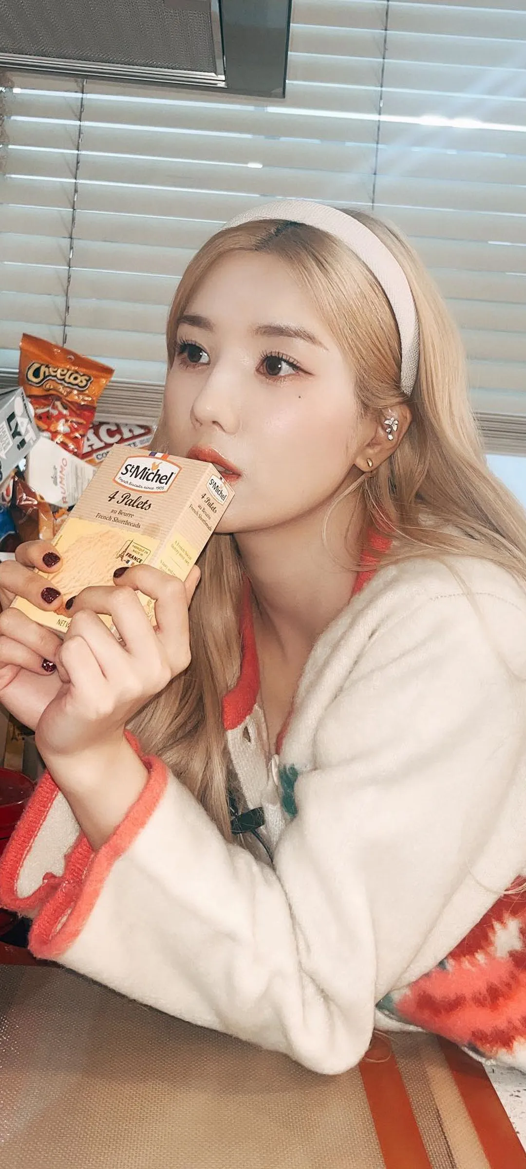 วอลเปเปอร์ หน้าจอล็อก มือถือ Kwon Eun-bi 4K HD ดาวน์โหลด — IZ*ONE
