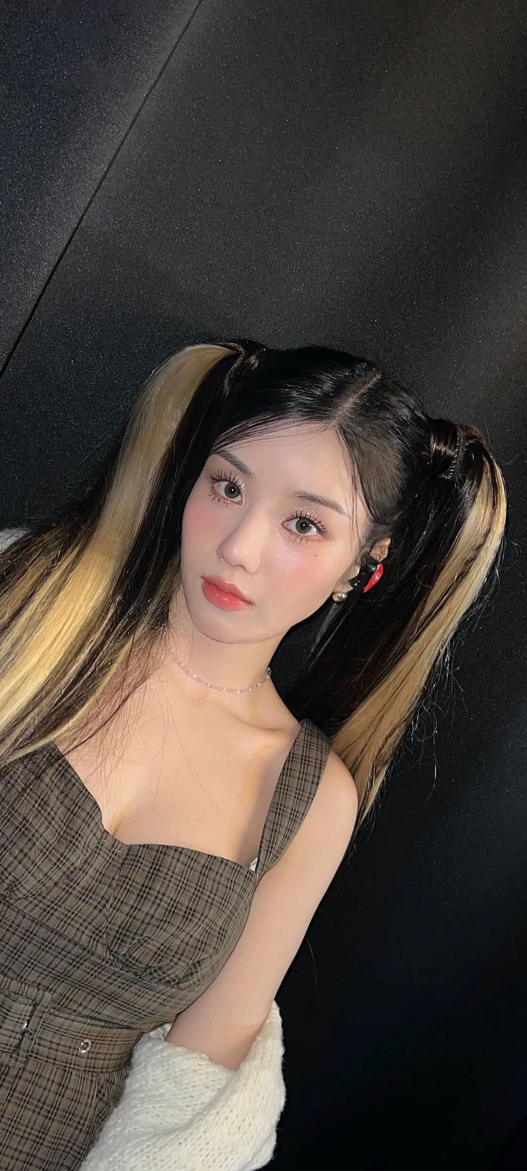 วอลเปเปอร์ หน้าจอล็อก มือถือ Kwon Eun-bi 4K HD ดาวน์โหลด — IZ*ONE