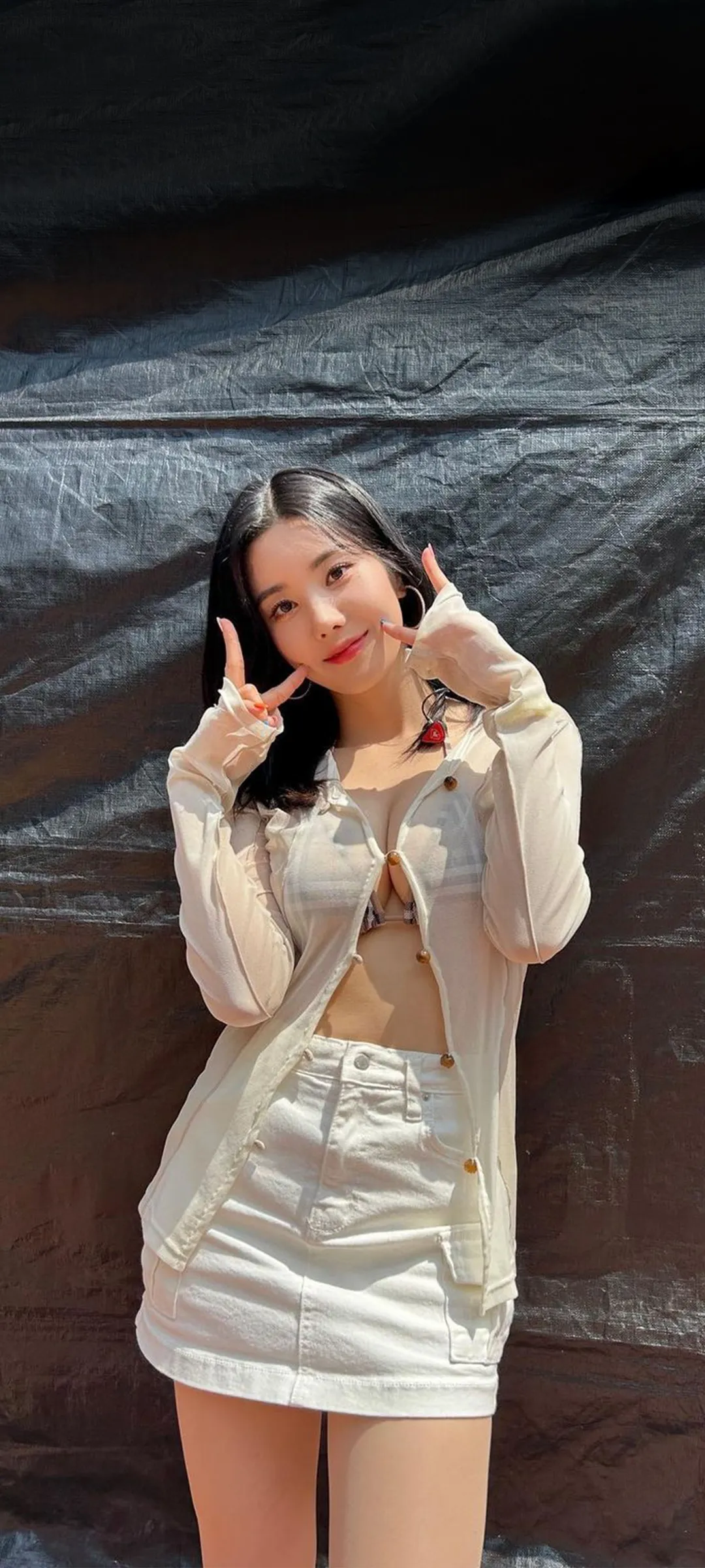 วอลเปเปอร์ หน้าจอล็อก มือถือ Kwon Eun-bi 4K HD ดาวน์โหลด — IZ*ONE