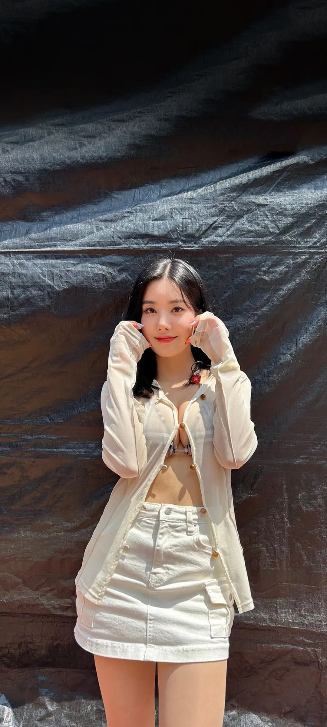 วอลเปเปอร์ หน้าจอล็อก มือถือ Kwon Eun-bi 4K HD ดาวน์โหลด — IZ*ONE