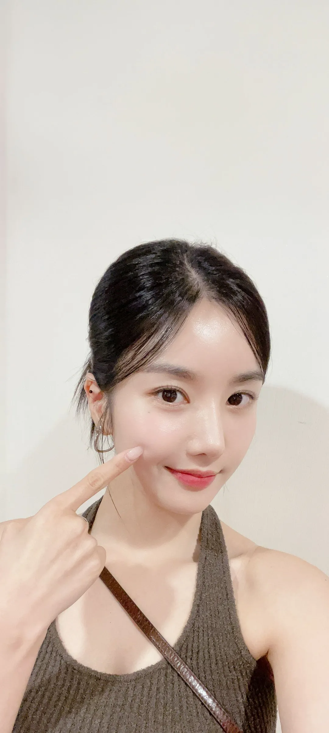 วอลเปเปอร์ หน้าจอล็อก มือถือ Kwon Eun-bi 4K HD ดาวน์โหลด — IZ*ONE