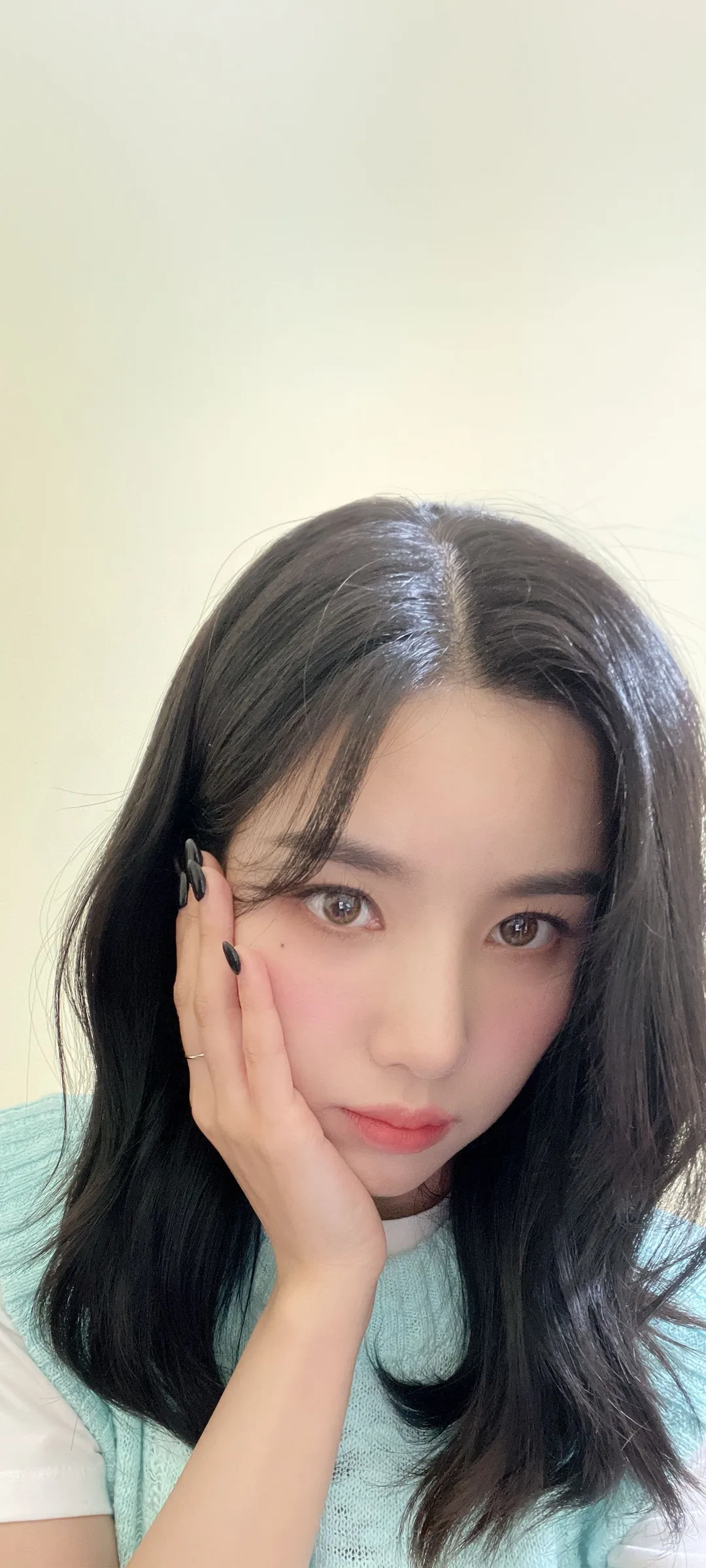 วอลเปเปอร์ หน้าจอล็อก มือถือ Kwon Eun-bi 4K HD ดาวน์โหลด — IZ*ONE