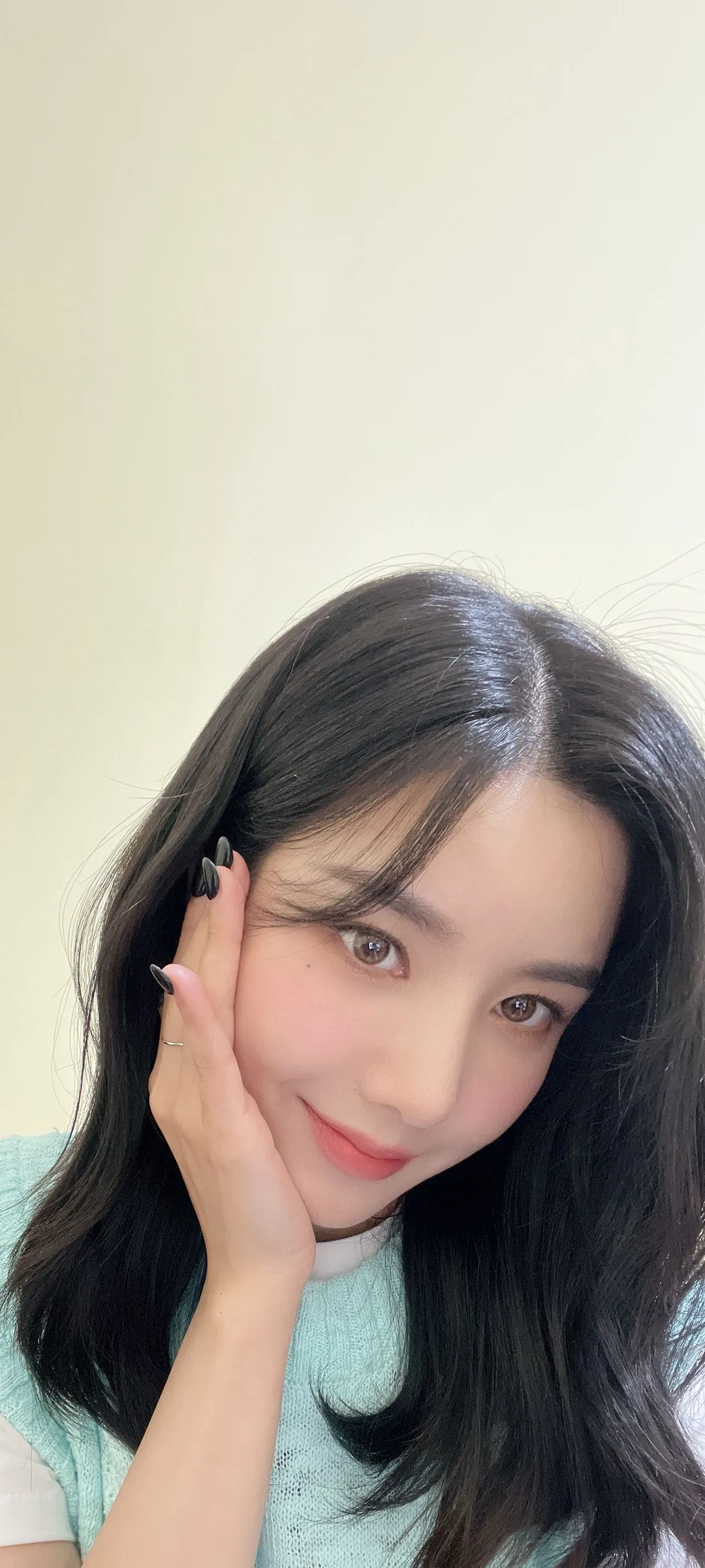 วอลเปเปอร์ หน้าจอล็อก มือถือ Kwon Eun-bi 4K HD ดาวน์โหลด — IZ*ONE
