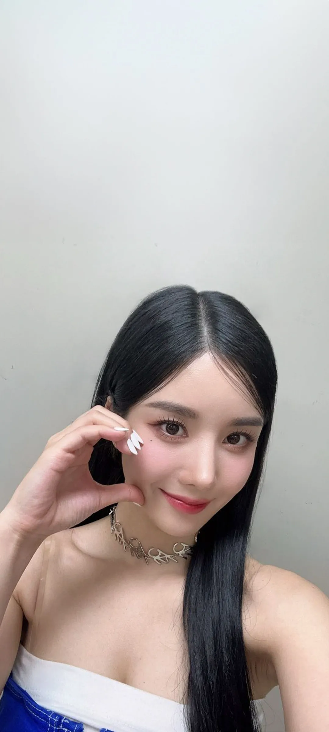 วอลเปเปอร์ หน้าจอล็อก มือถือ Kwon Eun-bi 4K HD ดาวน์โหลด — IZ*ONE