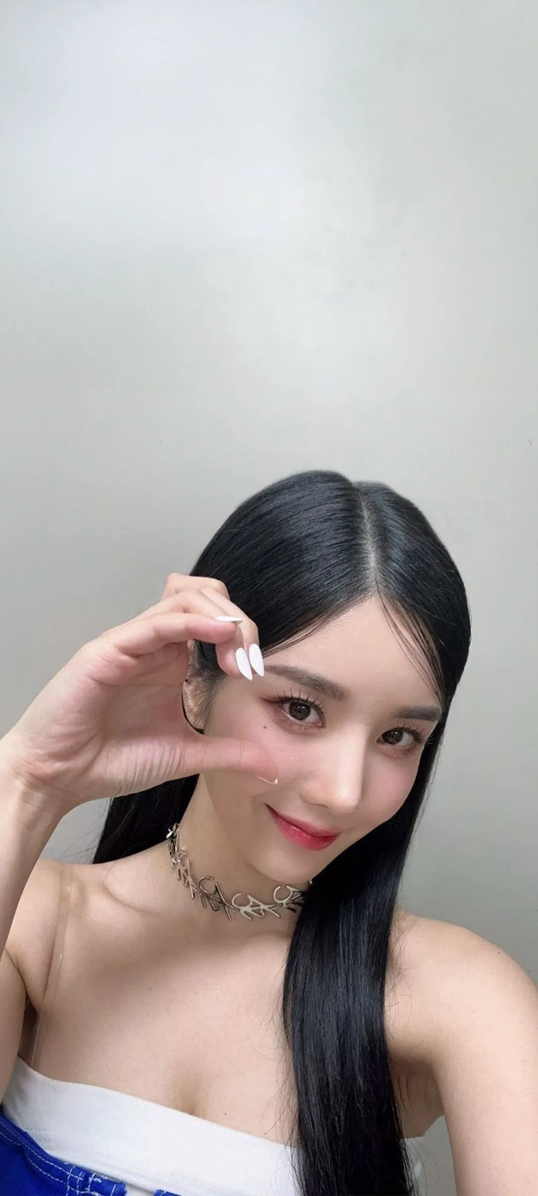 วอลเปเปอร์ หน้าจอล็อก มือถือ Kwon Eun-bi 4K HD ดาวน์โหลด — IZ*ONE