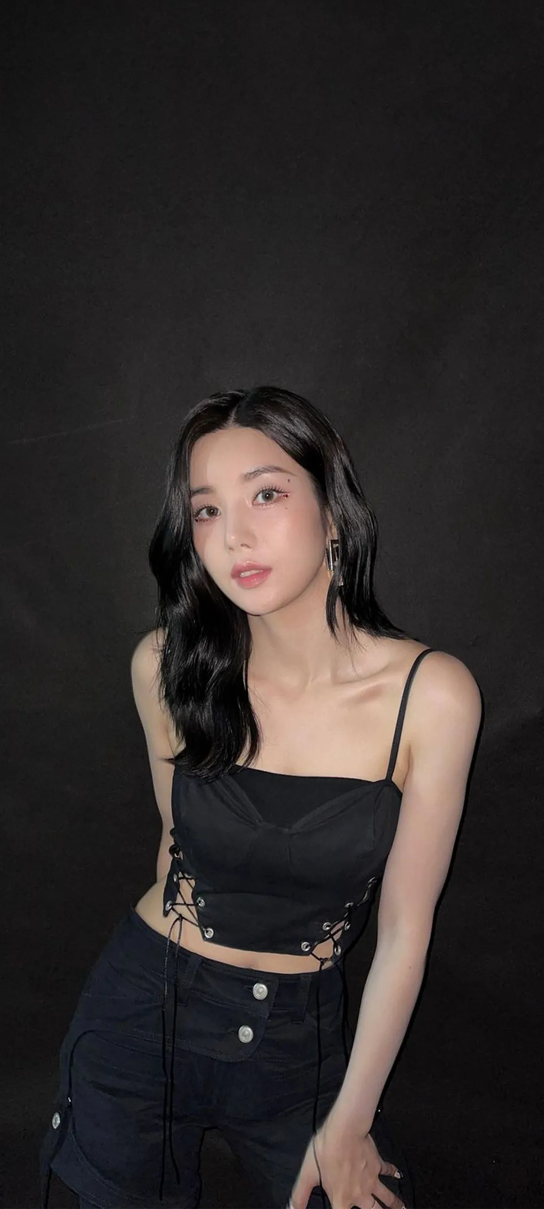 วอลเปเปอร์ หน้าจอล็อก มือถือ Kwon Eun-bi 4K HD ดาวน์โหลด — IZ*ONE