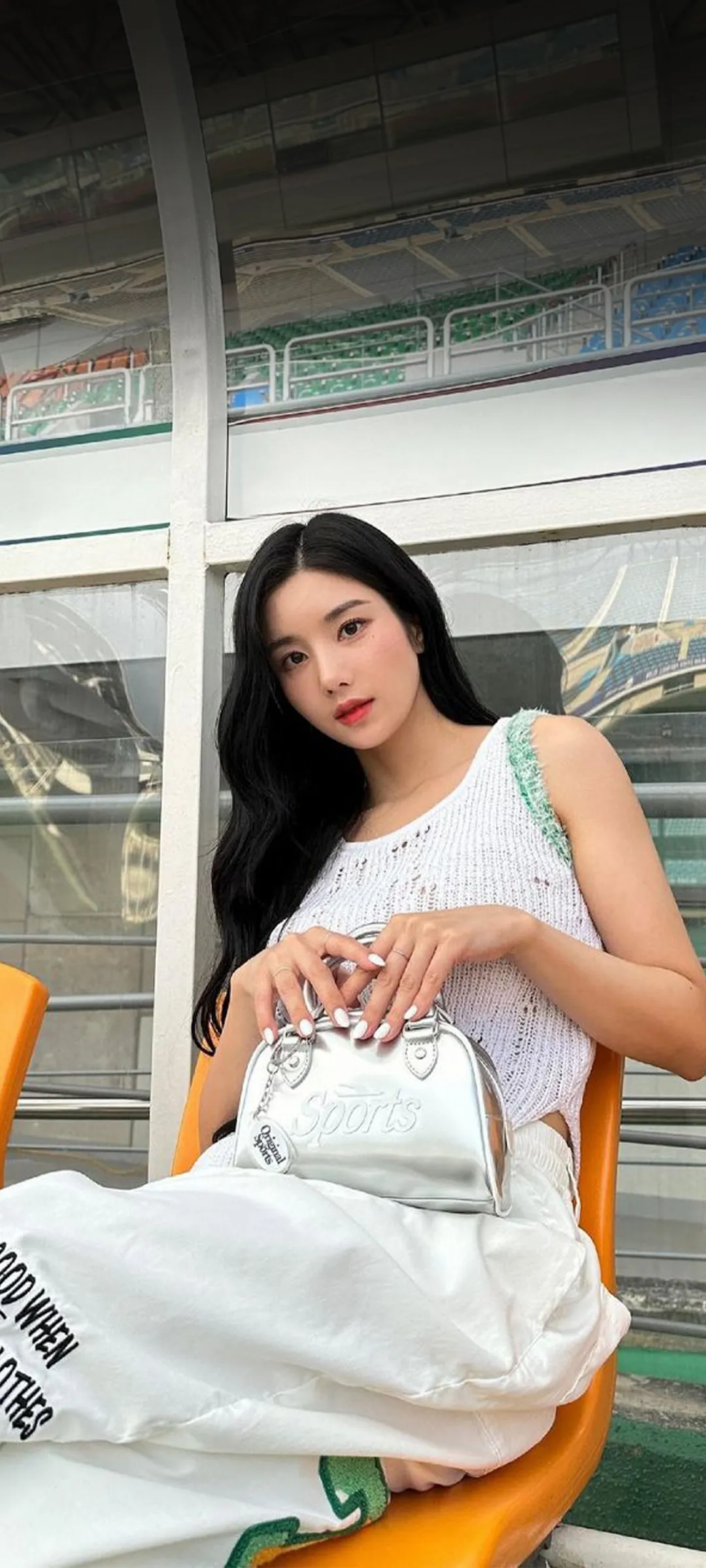 Kwon Eun-bi kilit ekranı telefon duvar kağıdı 4K HD i̇ndir — IZ*ONE