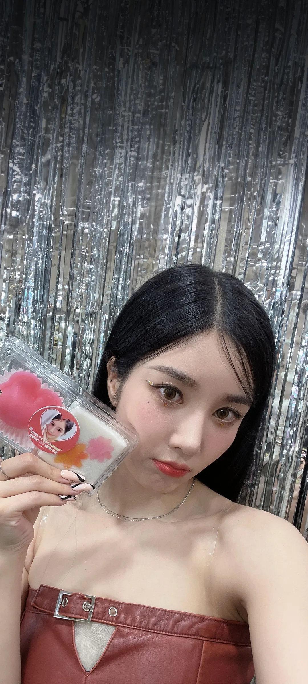 วอลเปเปอร์ หน้าจอล็อก มือถือ Kwon Eun-bi 4K HD ดาวน์โหลด — IZ*ONE