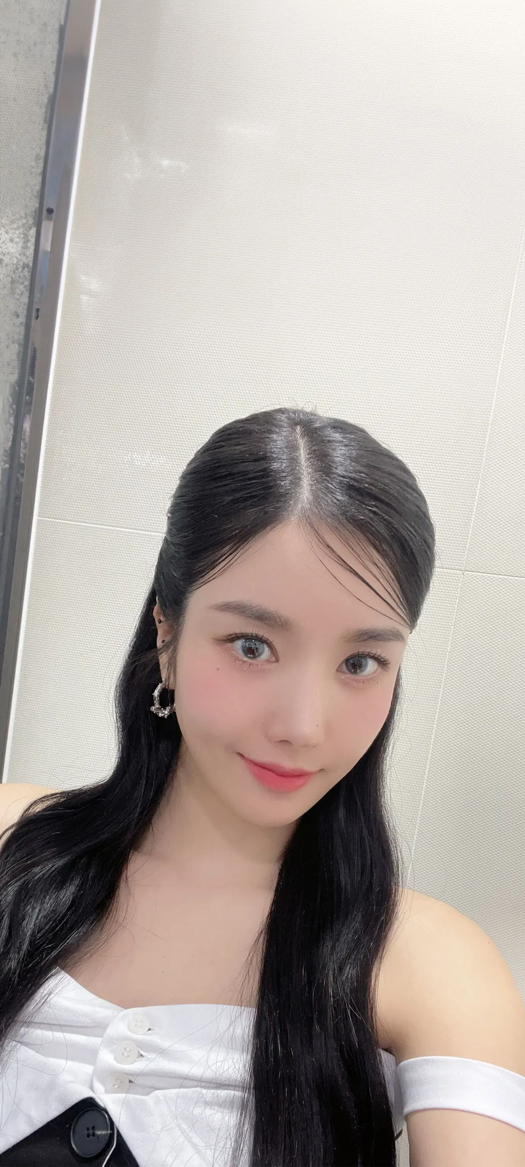วอลเปเปอร์ หน้าจอล็อก มือถือ Kwon Eun-bi 4K HD ดาวน์โหลด — IZ*ONE