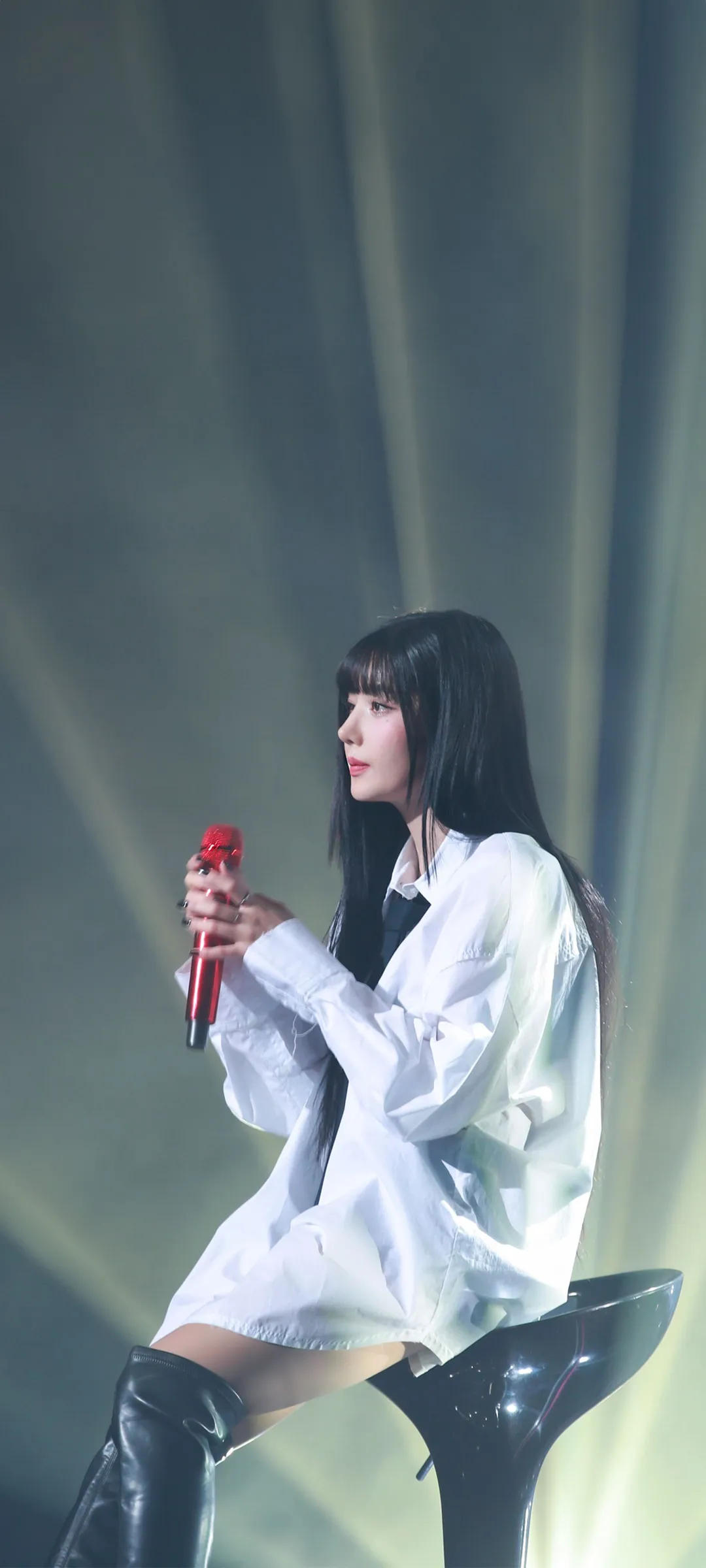 วอลเปเปอร์ หน้าจอล็อก มือถือ Kwon Eun-bi 4K HD ดาวน์โหลด — IZ*ONE