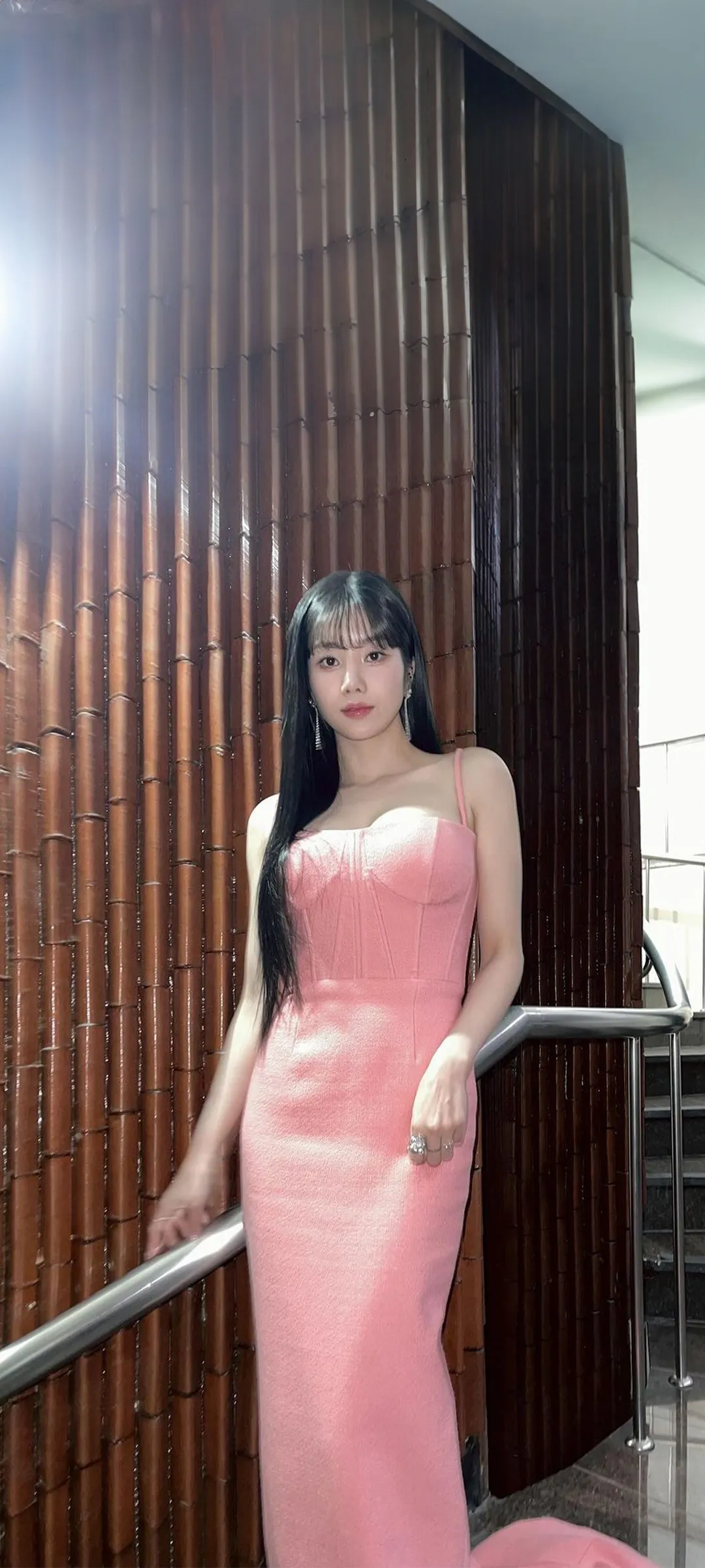 วอลเปเปอร์ หน้าจอล็อก มือถือ Kwon Eun-bi 4K HD ดาวน์โหลด — IZ*ONE