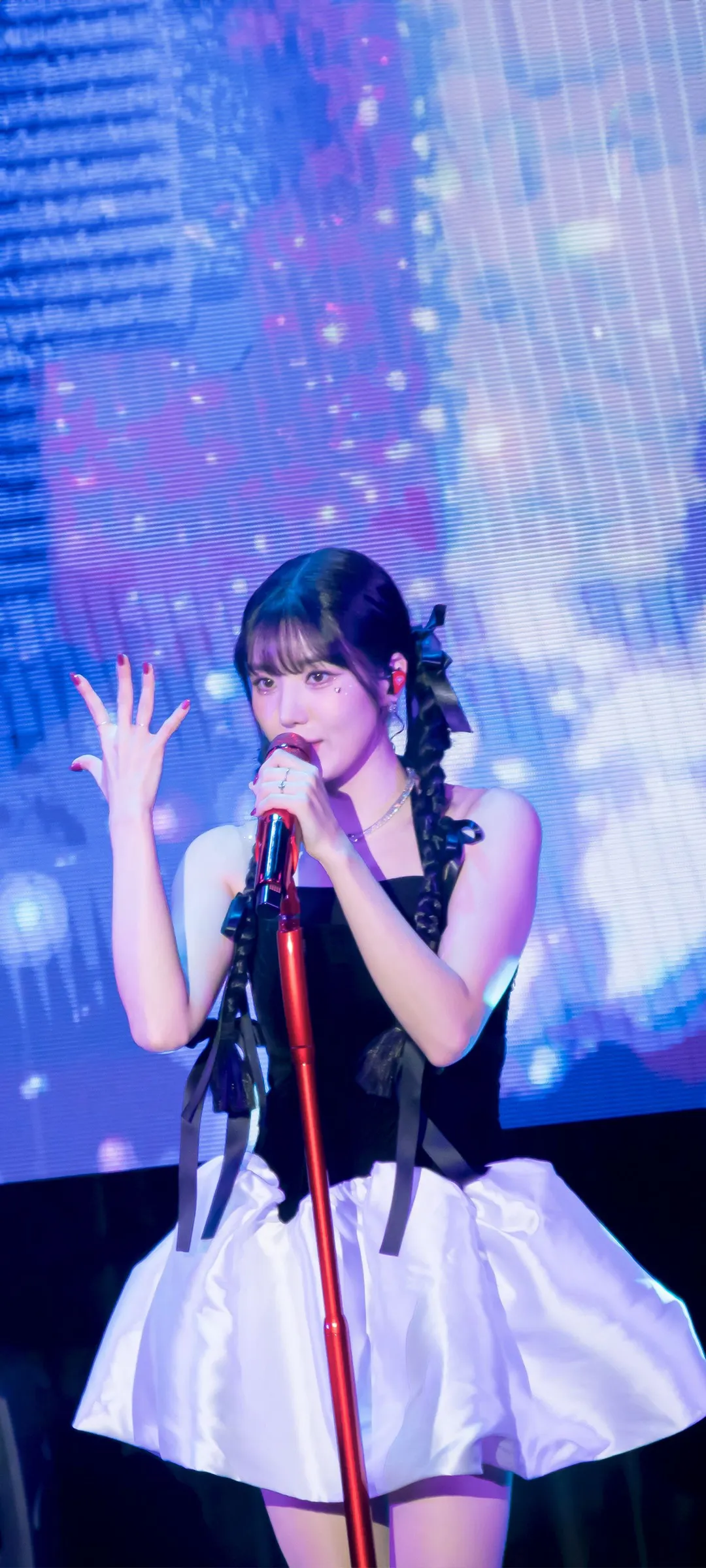วอลเปเปอร์ หน้าจอล็อก มือถือ Kwon Eun-bi 4K HD ดาวน์โหลด — IZ*ONE