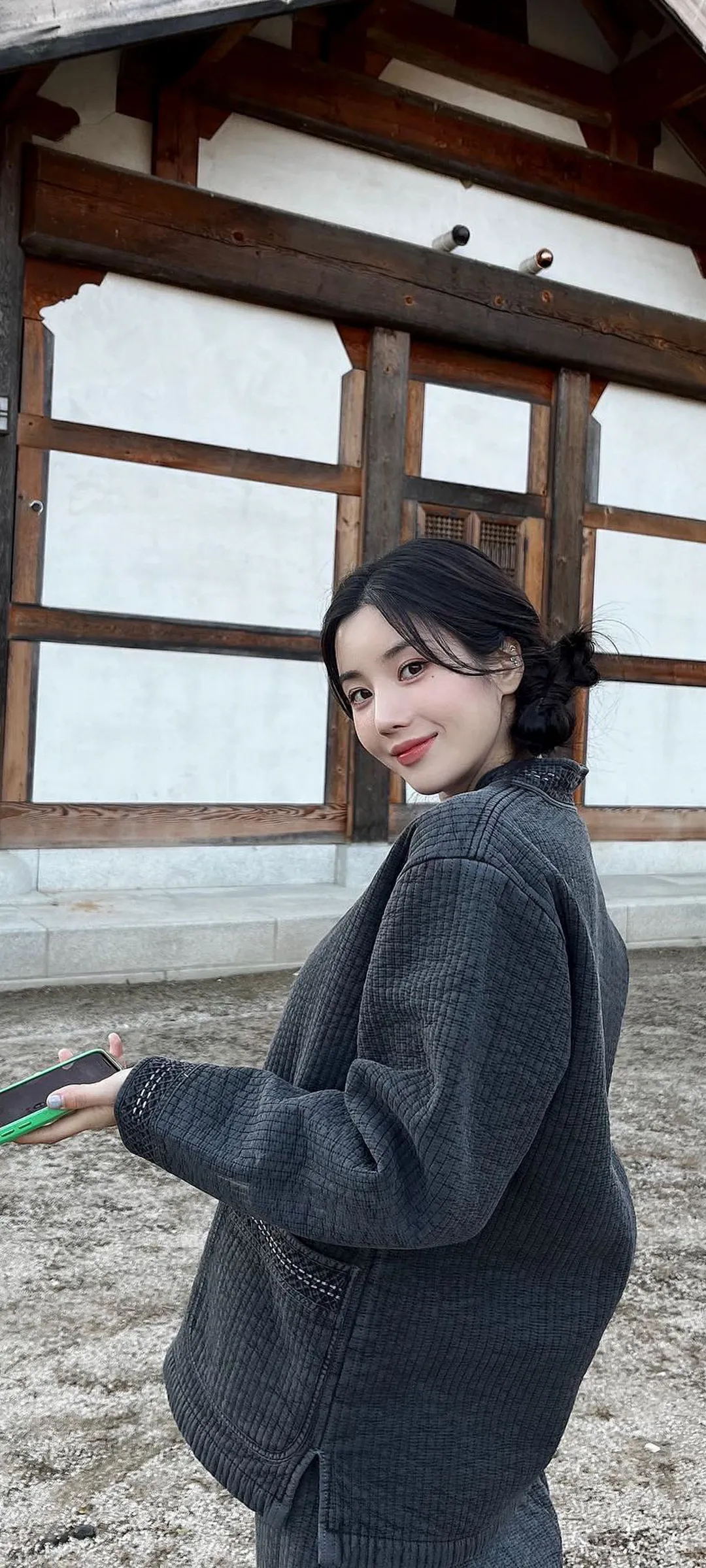 วอลเปเปอร์ หน้าจอล็อก มือถือ Kwon Eun-bi 4K HD ดาวน์โหลด — IZ*ONE