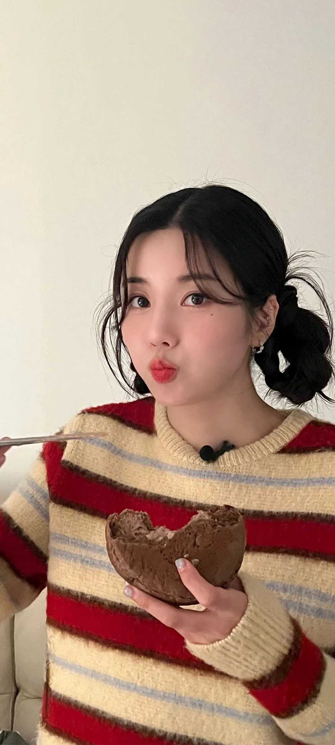 Wallpaper layar kunci hp Kwon Eun-bi 4K HD download — IZ*ONE