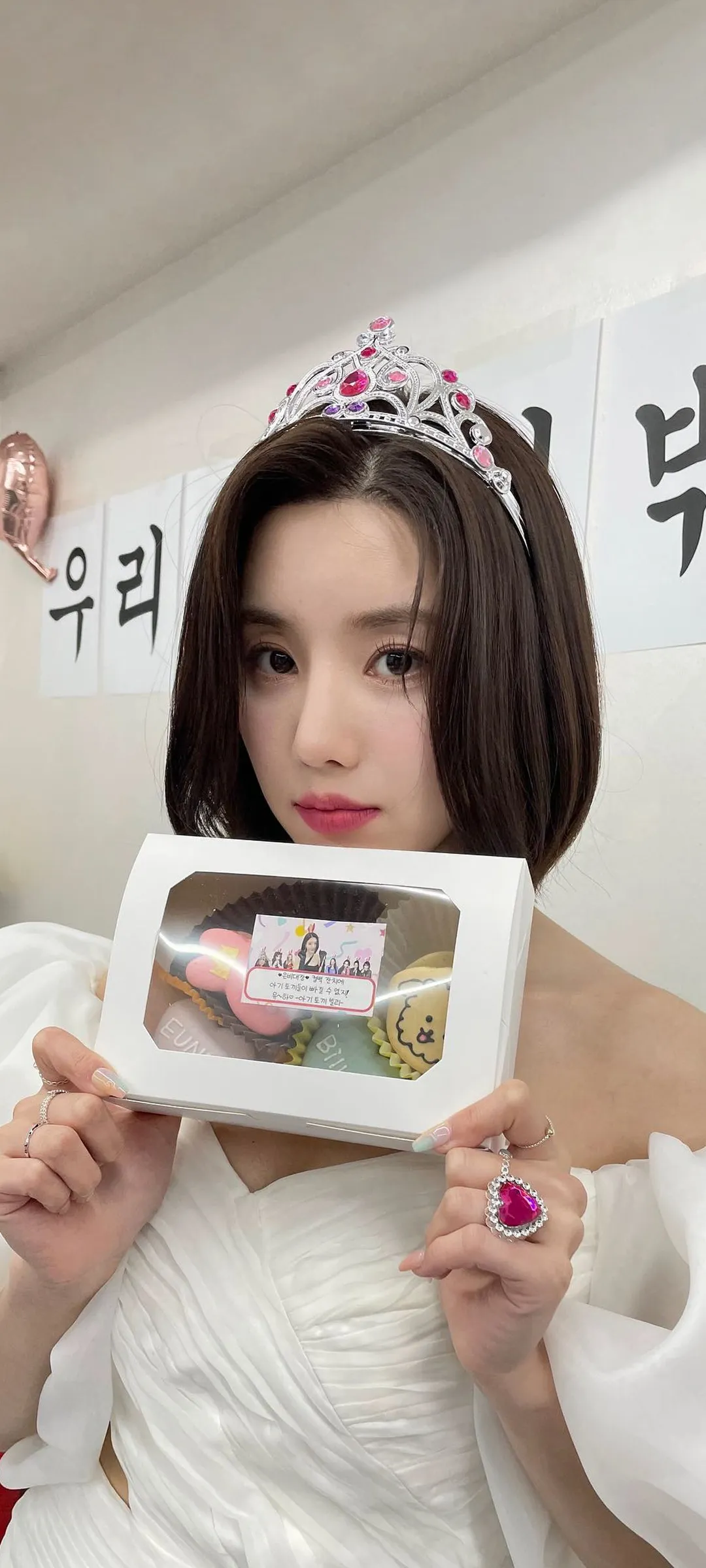 Kwon Eun-bi kilit ekranı telefon duvar kağıdı 4K HD i̇ndir — IZ*ONE