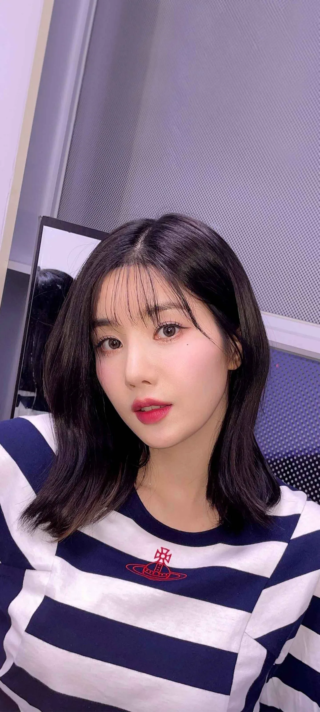 วอลเปเปอร์ หน้าจอล็อก มือถือ Kwon Eun-bi 4K HD ดาวน์โหลด — IZ*ONE
