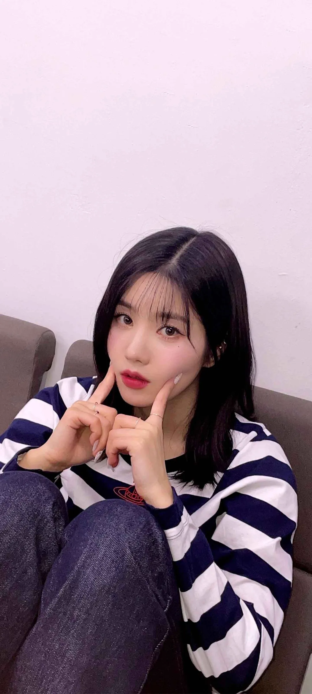 Kwon Eun-bi kilit ekranı telefon duvar kağıdı 4K HD i̇ndir — IZ*ONE