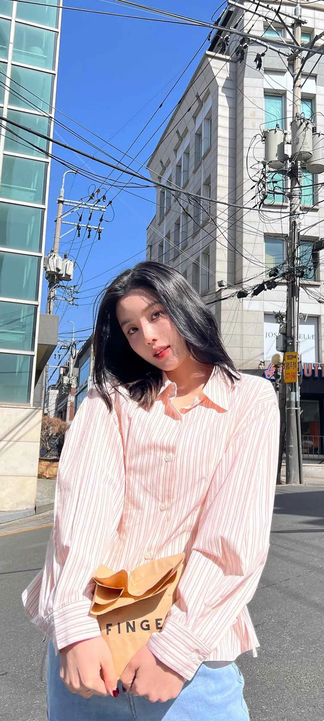 วอลเปเปอร์ หน้าจอล็อก มือถือ Kwon Eun-bi 4K HD ดาวน์โหลด — IZ*ONE