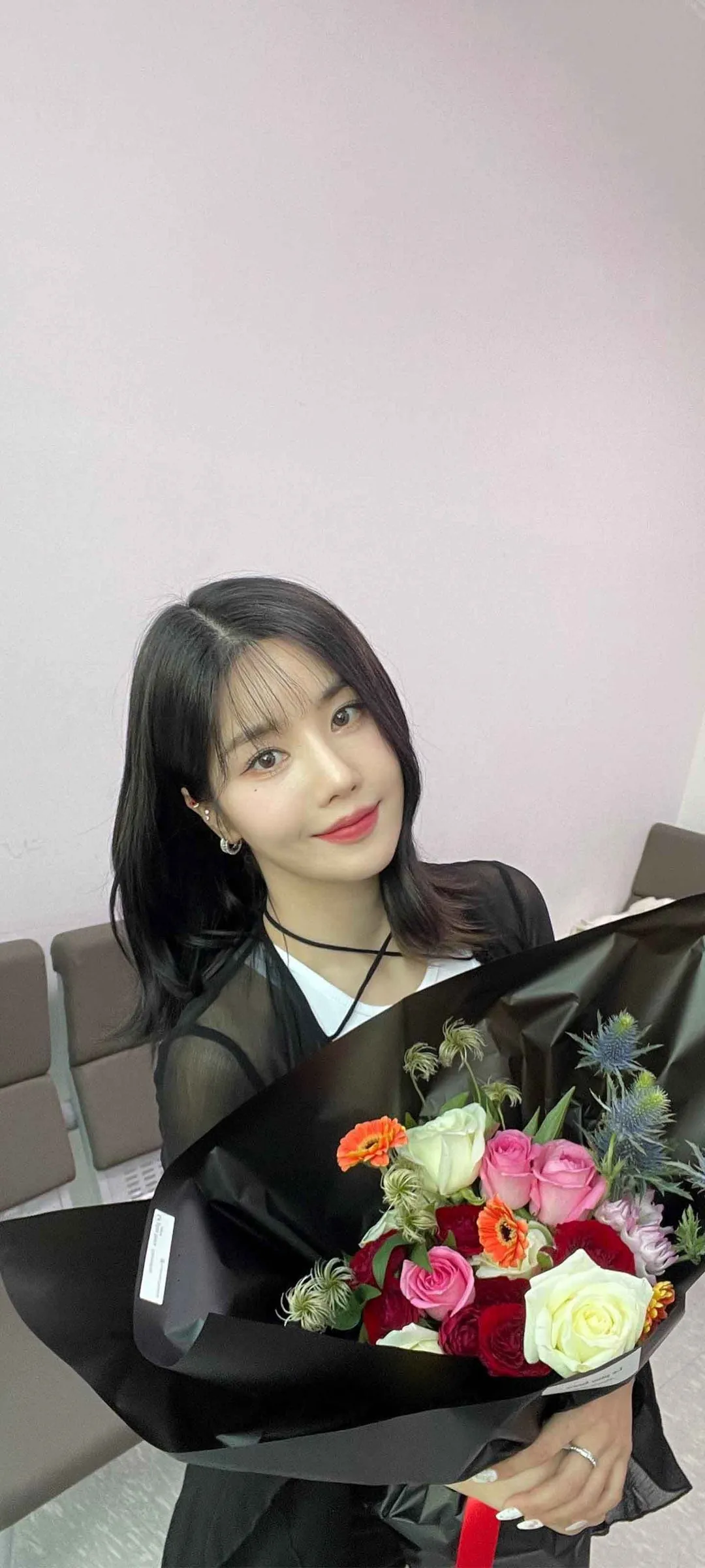 วอลเปเปอร์ หน้าจอล็อก มือถือ Kwon Eun-bi 4K HD ดาวน์โหลด — IZ*ONE