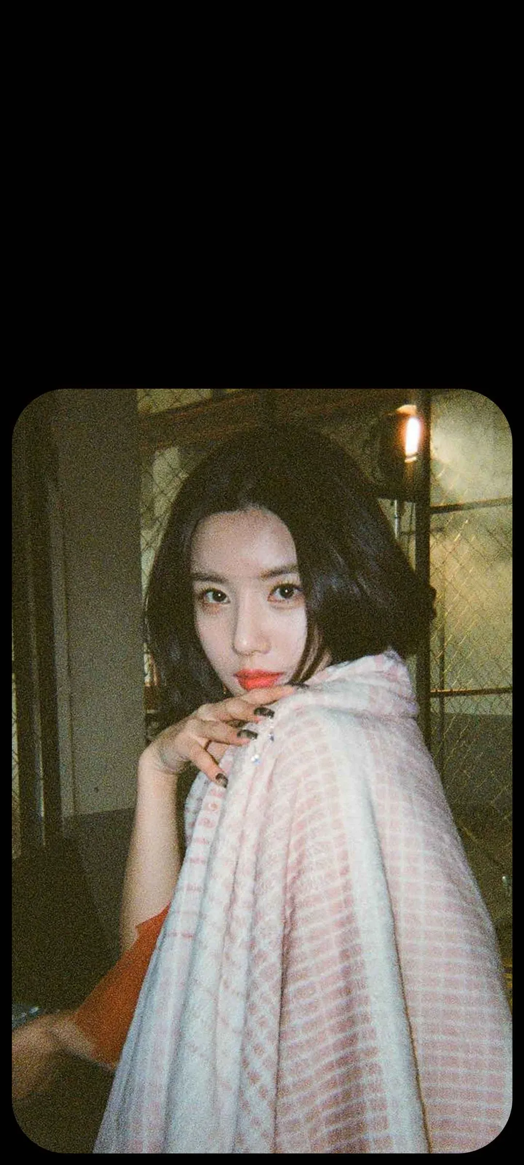 วอลเปเปอร์ หน้าจอล็อก มือถือ Kwon Eun-bi 4K HD ดาวน์โหลด — IZ*ONE