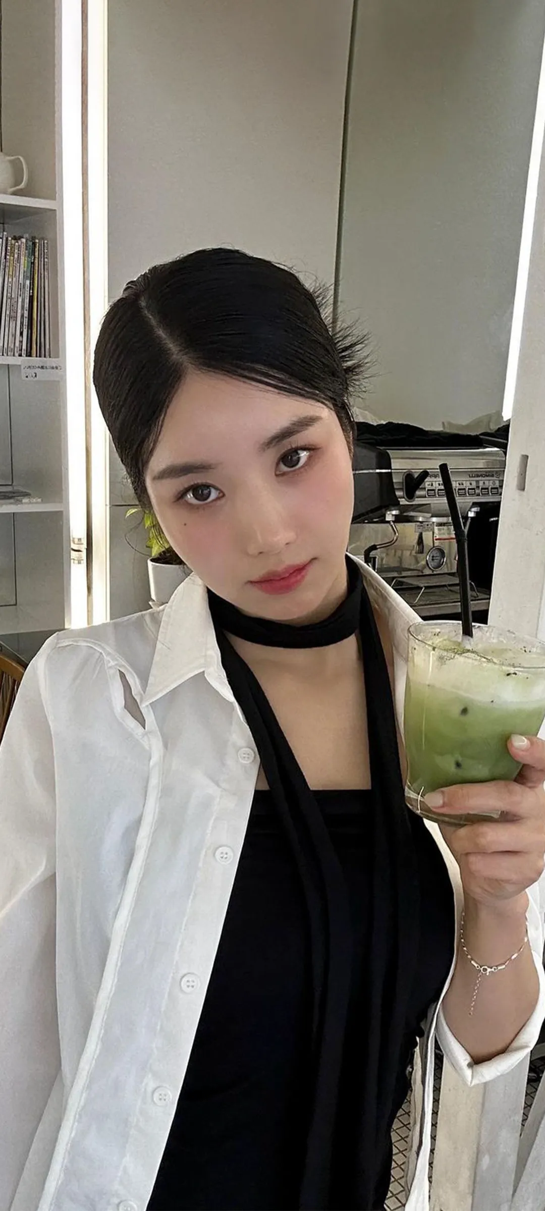 วอลเปเปอร์ หน้าจอล็อก มือถือ Kwon Eun-bi 4K HD ดาวน์โหลด — IZ*ONE