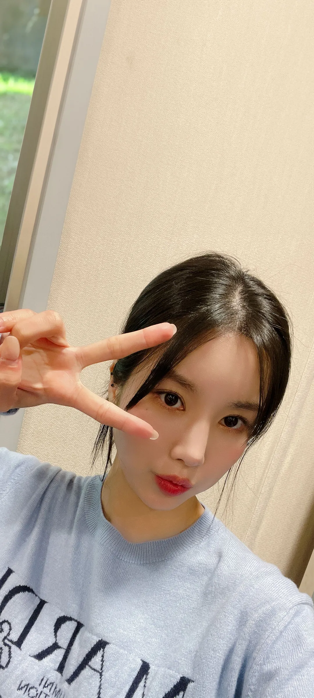 วอลเปเปอร์ หน้าจอล็อก มือถือ Kwon Eun-bi 4K HD ดาวน์โหลด — IZ*ONE