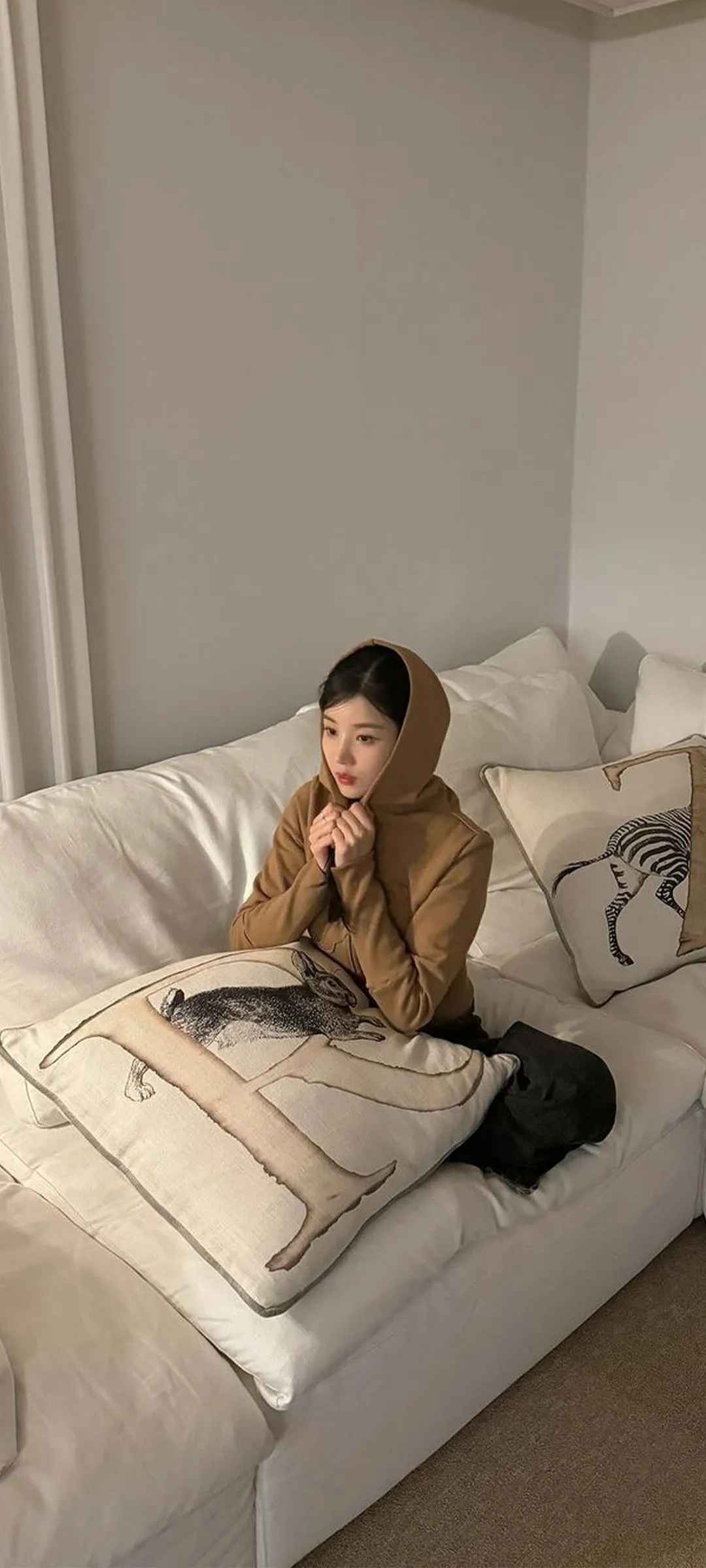 Kwon Eun-bi kilit ekranı telefon duvar kağıdı 4K HD i̇ndir — IZ*ONE
