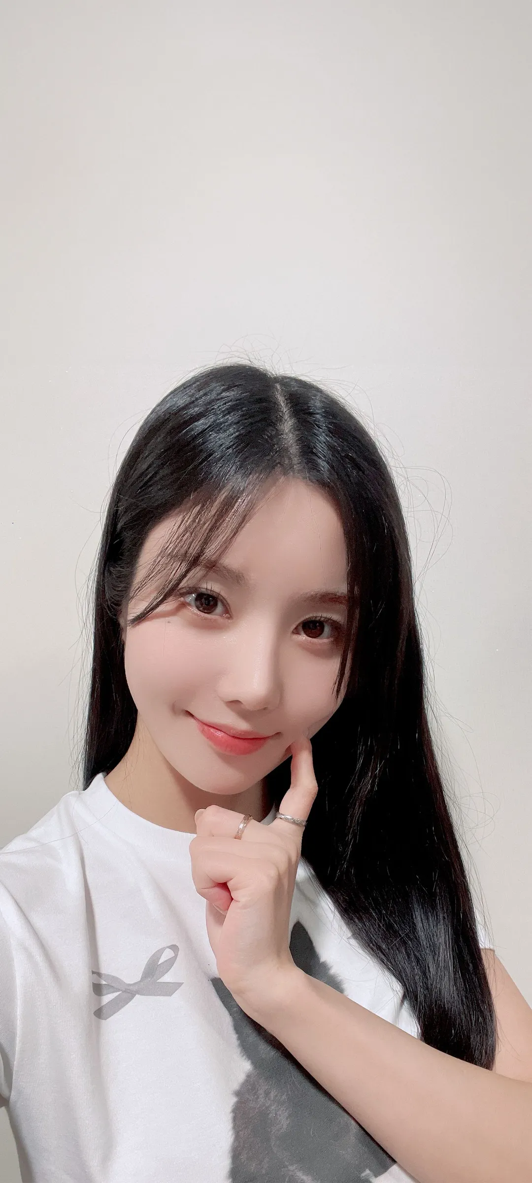 วอลเปเปอร์ หน้าจอล็อก มือถือ Kwon Eun-bi 4K HD ดาวน์โหลด — IZ*ONE