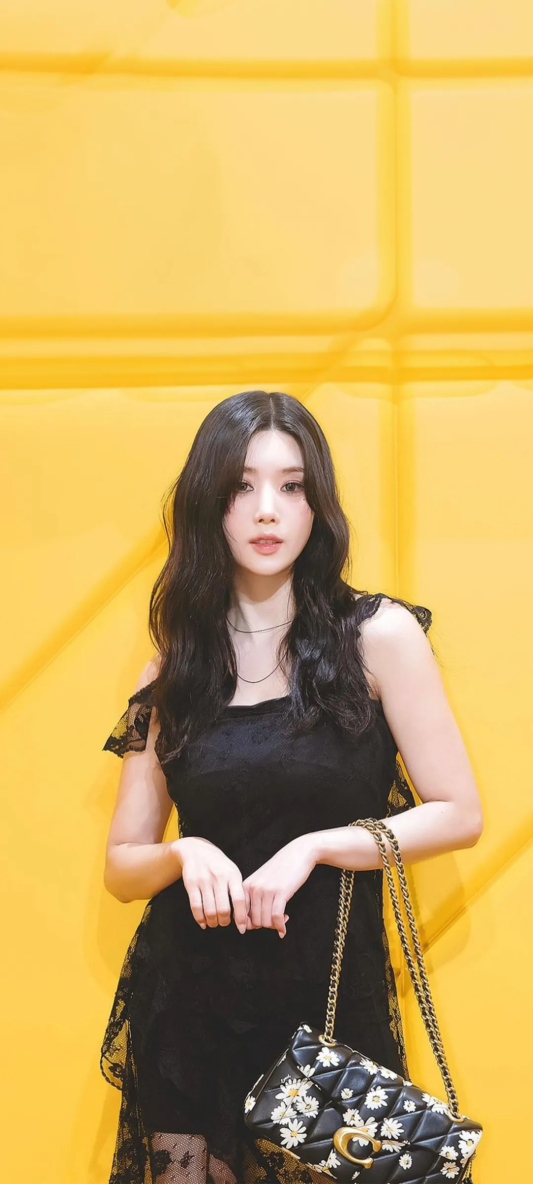 Fondo de pantalla de bloqueo móvil de Kwon Eun-bi 4K HD descargar — IZ*ONE