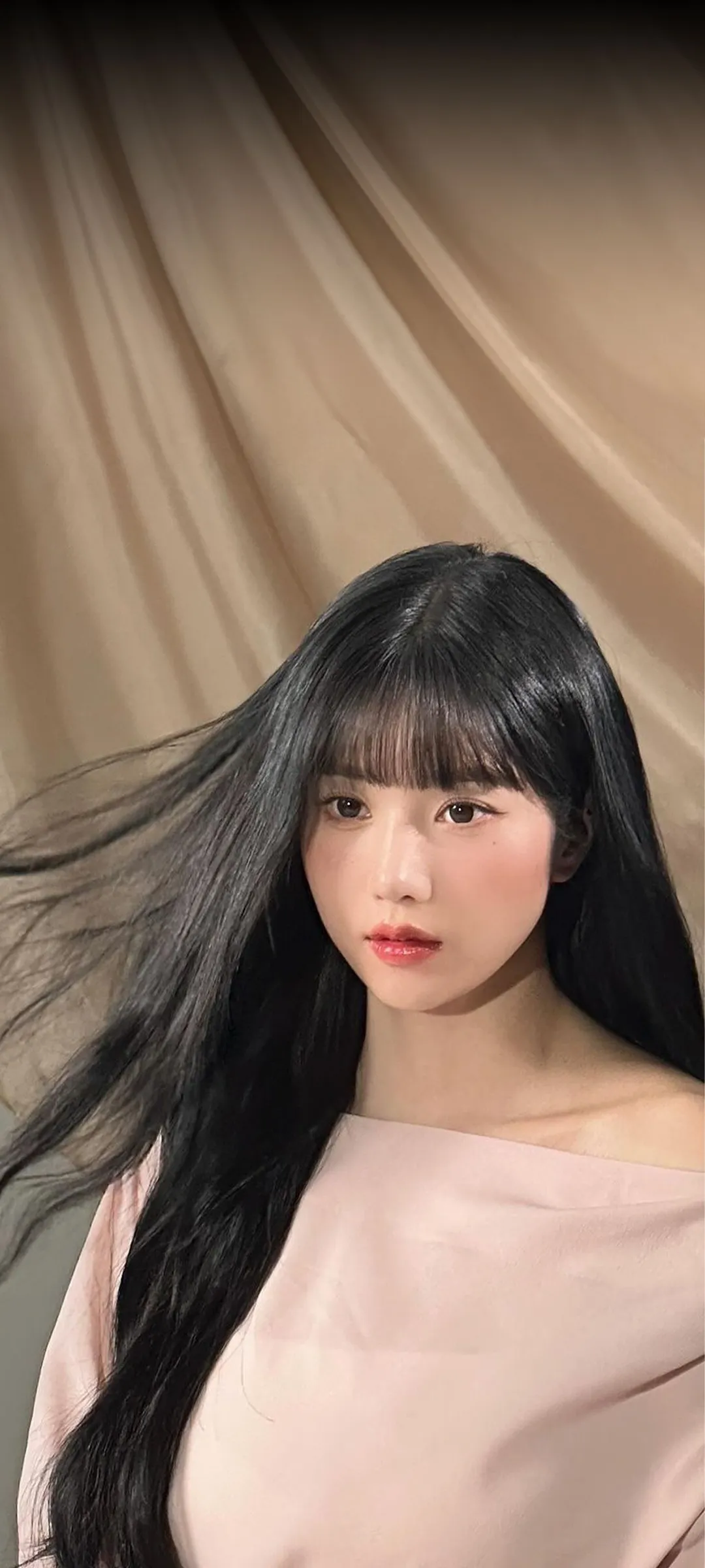 วอลเปเปอร์ หน้าจอล็อก มือถือ Kwon Eun-bi 4K HD ดาวน์โหลด — IZ*ONE