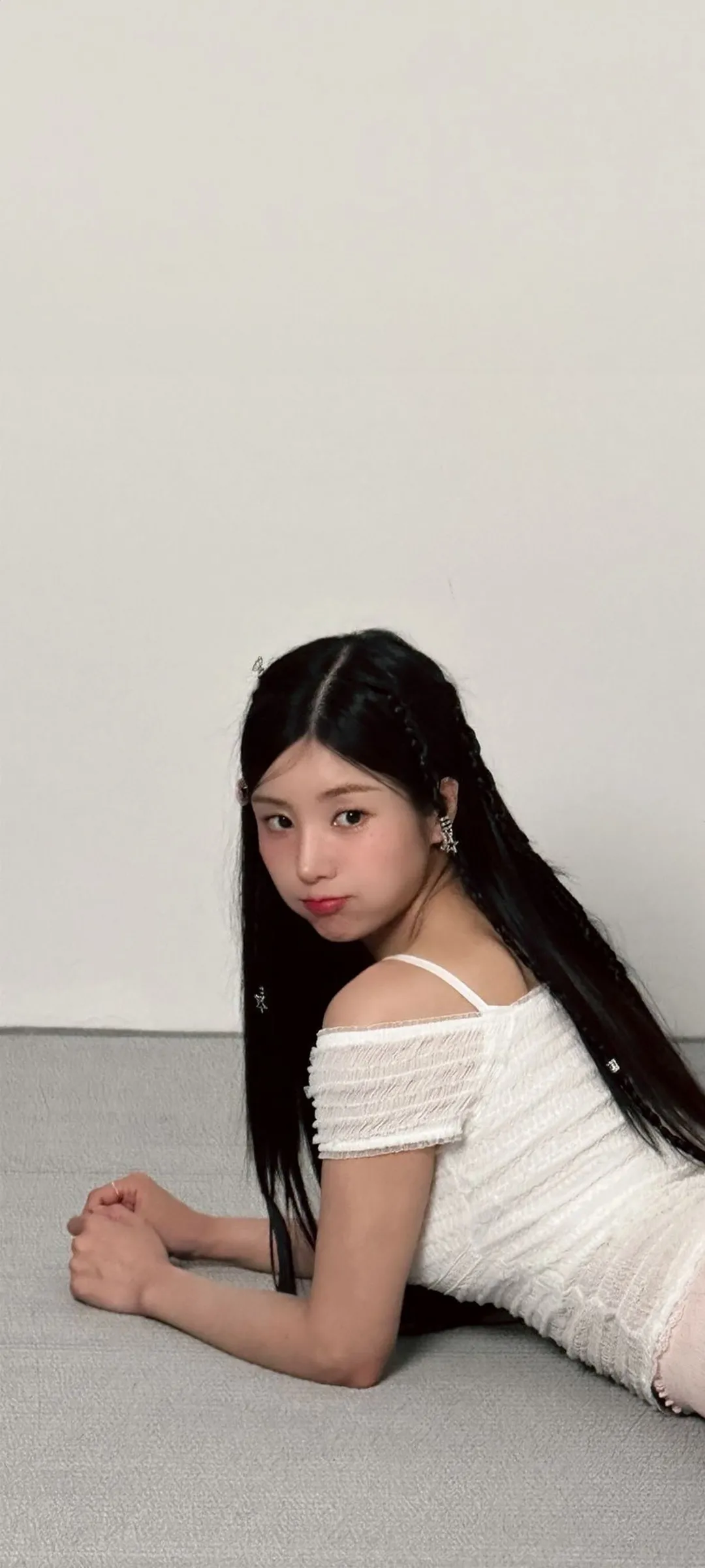 Wallpaper layar kunci hp Kwon Eun-bi 4K HD download — IZ*ONE