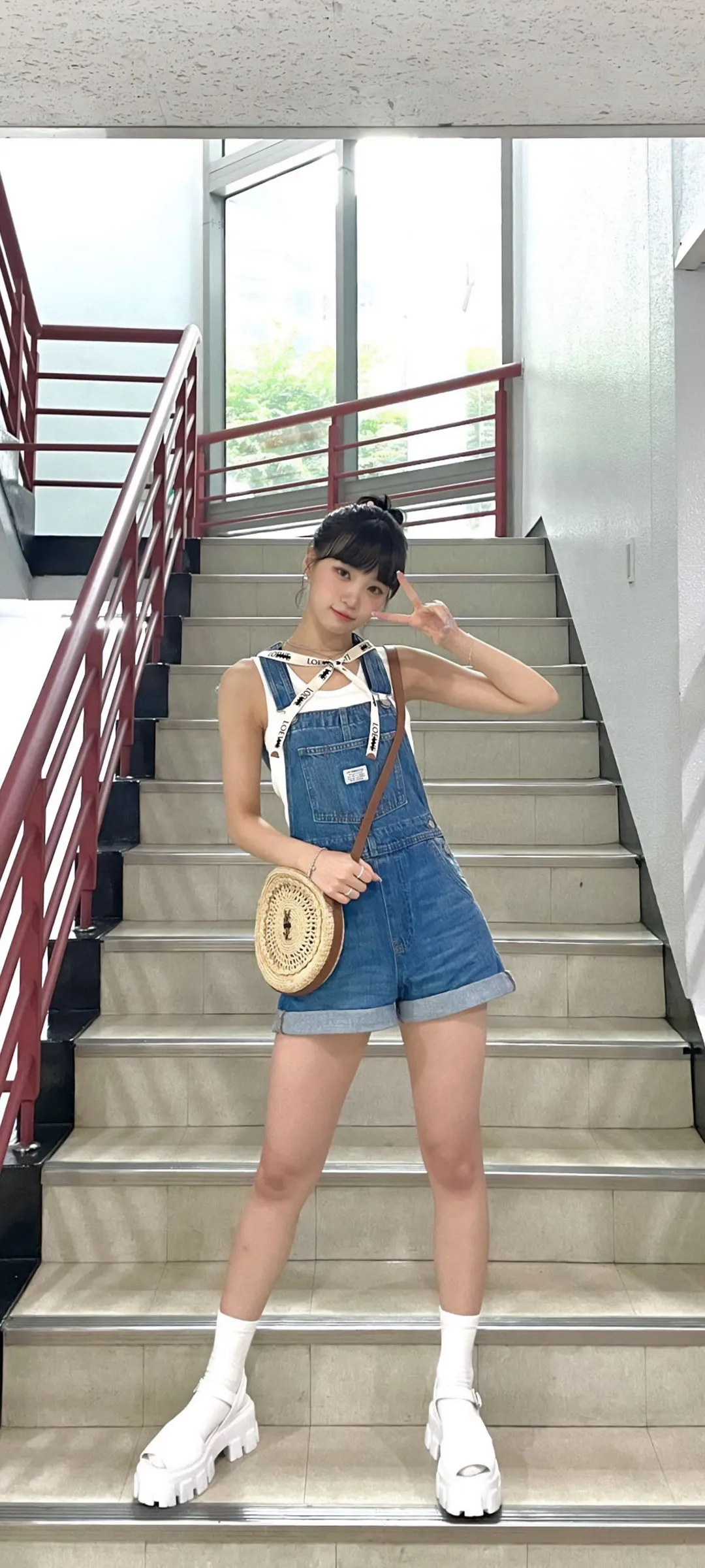 Wallpaper layar kunci hp Kim Chae-won 4K HD download — IZ*ONE, LE SSERAFIM
